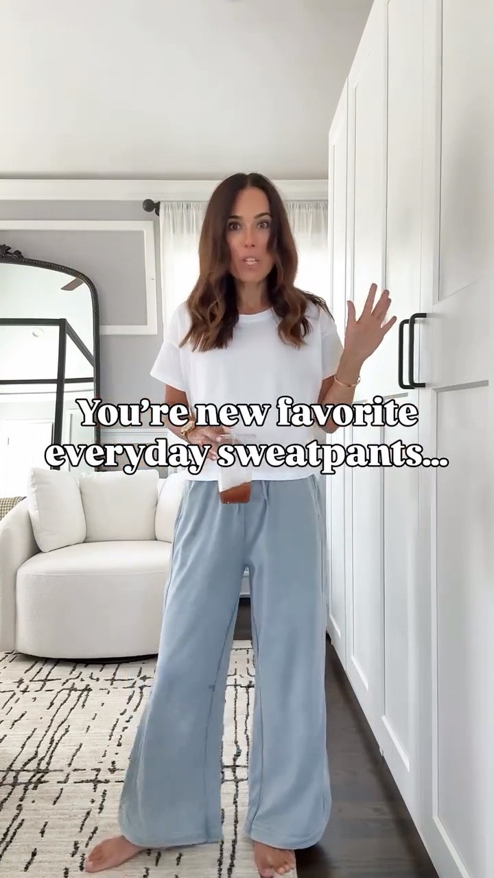 These Amazon gems are only $36 and feel way more expensive than they are. Comfy, chic, and so flattering — I’ve been living in mine 🙌🏻 Pair them with sneakers, UGGs.. They’re so easy to dress up or down!

Trust me, you’ll want these in more than one color 👀


Amazon sweatpants, wide leg sweatpants, comfy but chic, casual fall outfit, elevated loungewear, affordable fashion, Amazon fall finds, best Amazon pants, everyday style, mom on the go outfit

Follow my LTK @mrscasual on the @shop.LTK app to view this post and get my exclusive app-only content!

#LTKFindsUnder50 #LTKSeasonal #LTKootd