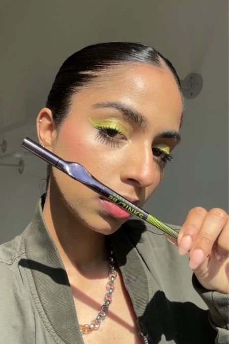 Holiday party makeup, holiday gifts for her, holiday eyeshadow, holiday look, green eyeliner, holiday inspo, christmas party makeup 

#LTKHoliday #LTKSeasonal #LTKGiftGuide