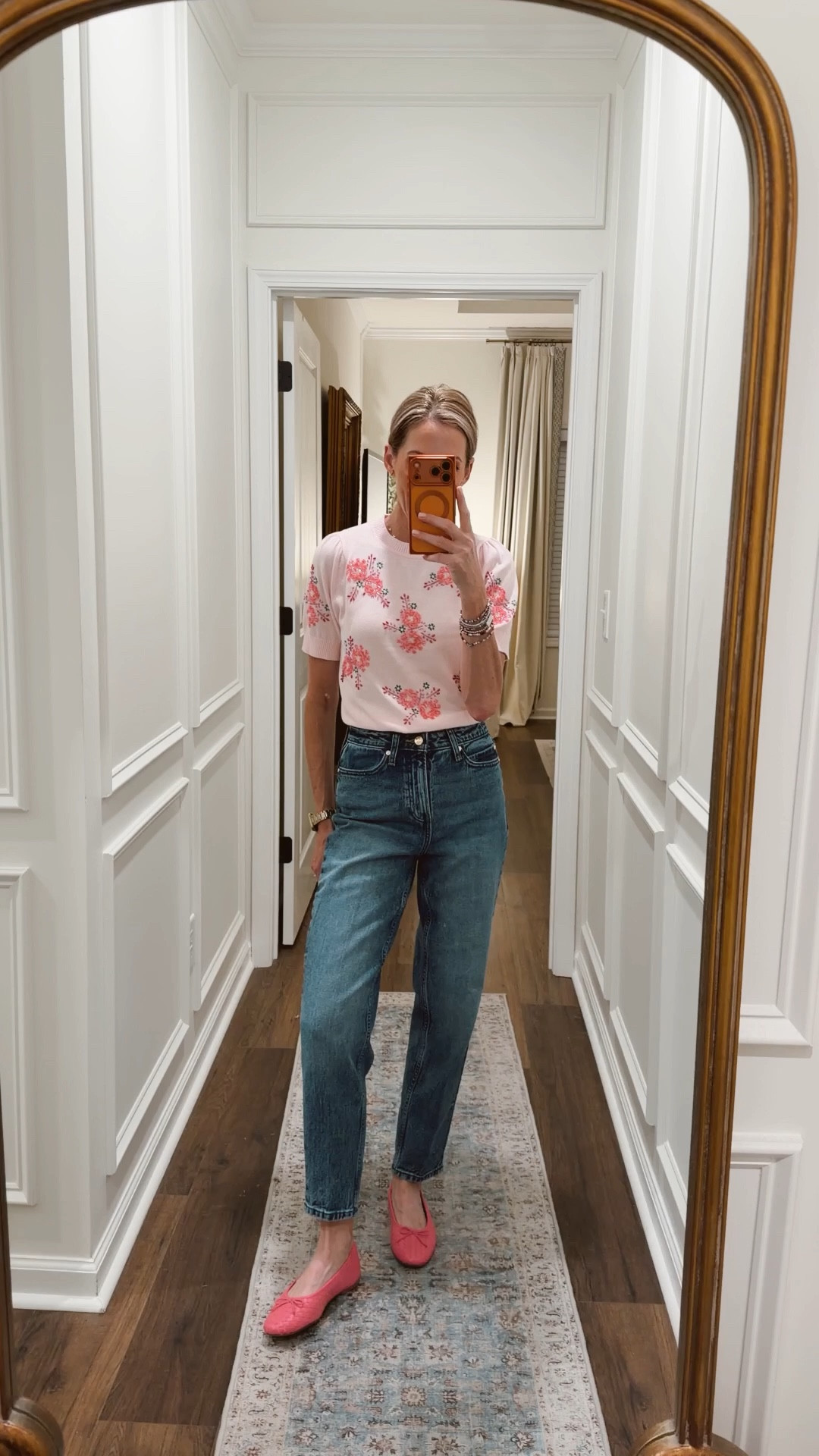 Just in time… These scoop jeans have been restocked… Part of the collection from the Devil wears Prada wearing a size 0… The barrel jeans are perfect all spring tops like this under $30 beaded top from Walmart size extra small. The perfect ootd for a rainy day.