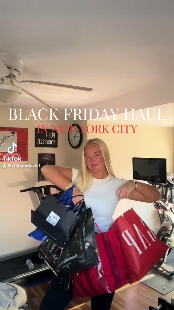 BLACK FRIDAY HAUL IN NYC 🍎🎄🤭🏙️

#LTKCyberWeek #LTKU #LTKWatchNow