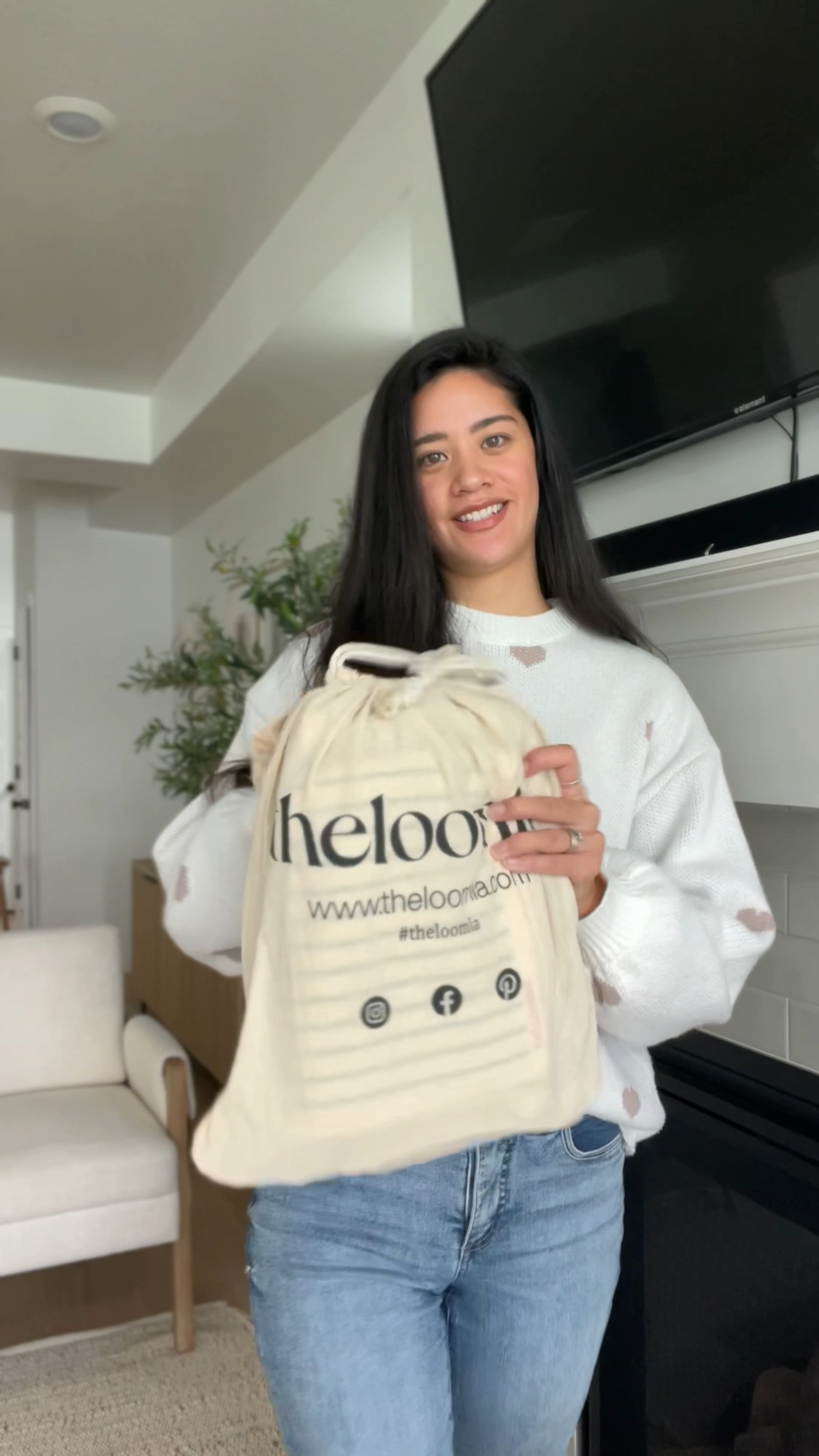 The prettiest towel set, I love a good classic stripe pattern! 🖤





#home #bathroom #neutral #towel #spa #blanket #loomia #finds #giftsforher #gift #family

#LTKStyleTip #LTKMostLoved