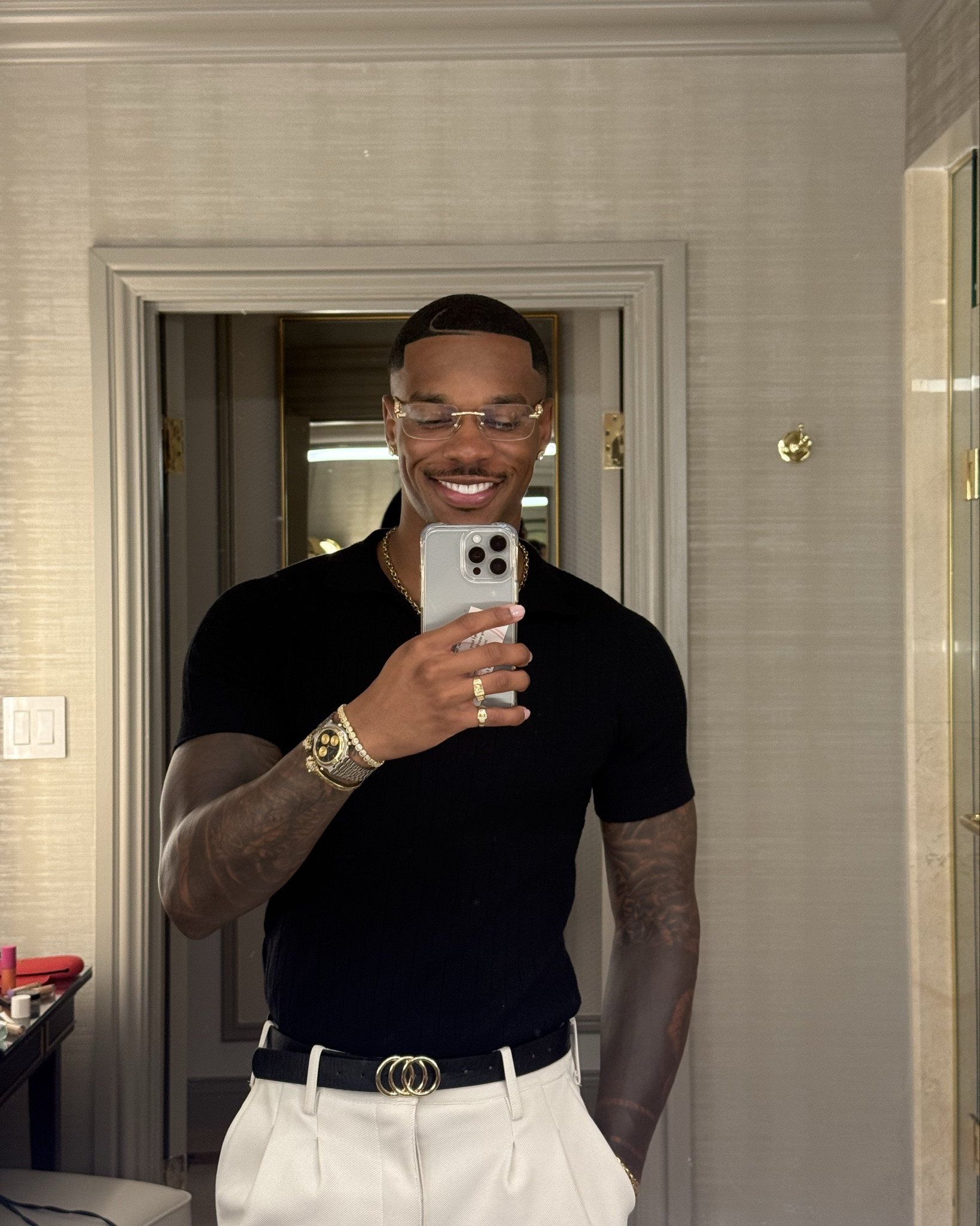 Can’t go wrong with black! If you’re looking to look nice & fit for the ladies, this shirt is the go to! Nice for a lil date as well  

#LTKMens #LTKStyleTip