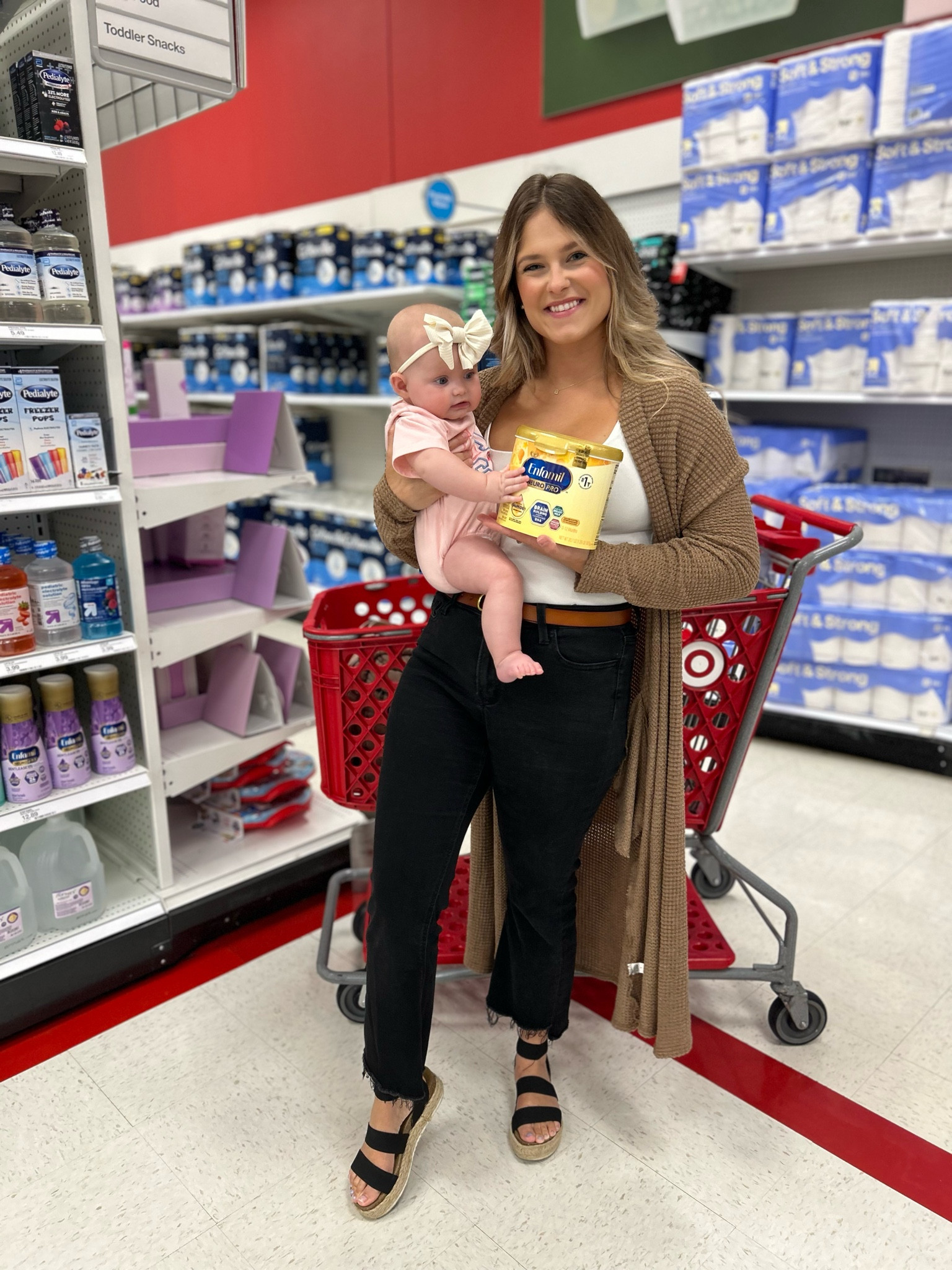 Happiest when eating 🤍 I’ve primarily pumped for almost 6 months but I’ve also had to supplement. #ad We chose @Enfamil Neuropro because it has MFGM components from whey protein concentrate to support brain development through age 5! When mixing breast milk and Enfamil Neuropro I always prepare product according to label instructions. @target 

The choice was a no brainer! 

#targetpartner #target #enfamil 