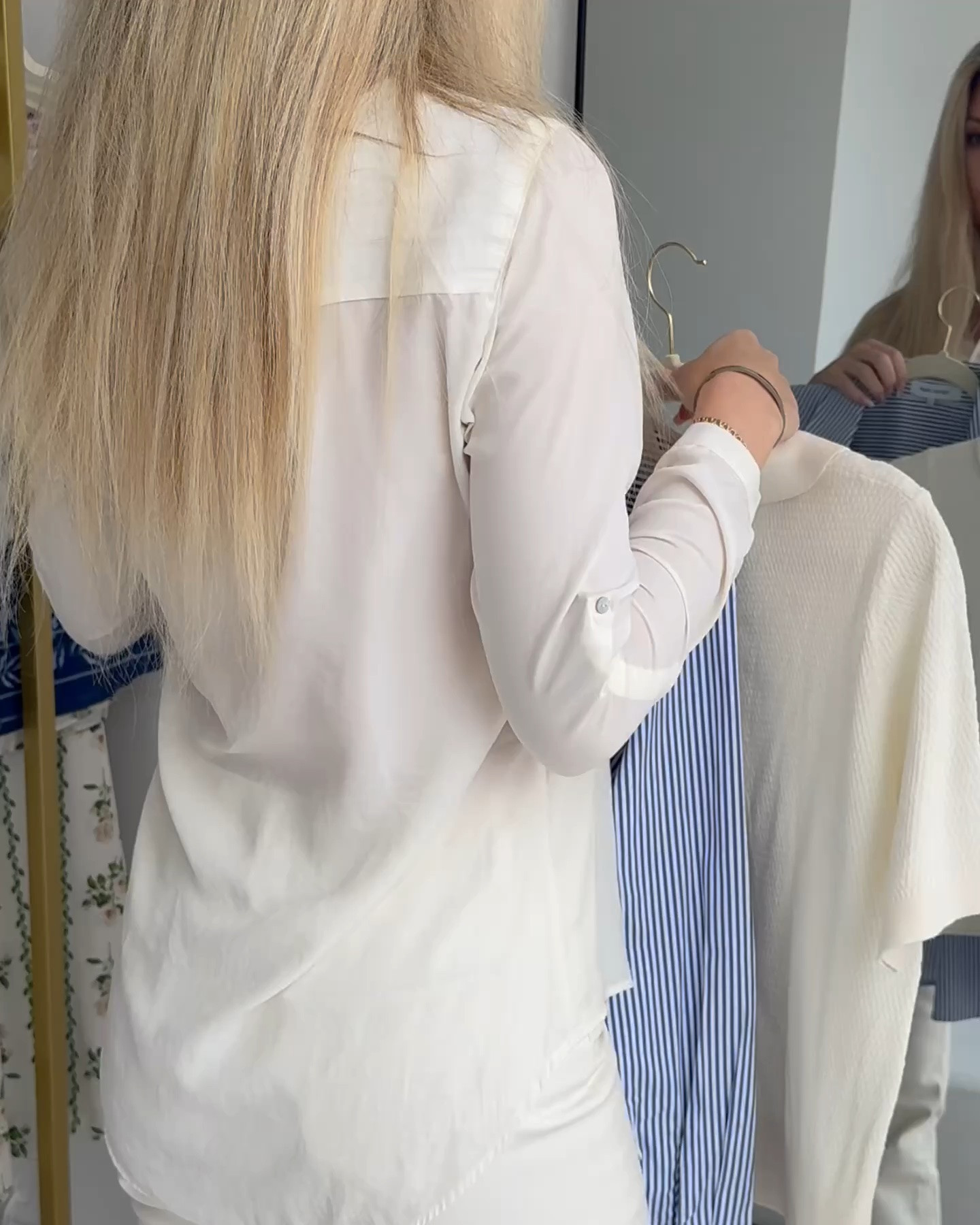 AD Help me chose which look for a chic day in the city 🏙️ 🌴Styling two different tops from @thenolishop while wearing the perfect white coated bootcut denims✨
🤍Look 1: the Leya rose polo shirt in size M, Coated flared Aria jeans in size 25 with my white ivory pumps, matching belt and Kelly bag. 
💙Look 2: the striped blue Jasmine shirt in size M, Coated flared Aria jeans in size 25 styled with my white ivory pumps, matching belt and Birkin bag.
#chicstyle #springlooks #getreadywithme #thenolishop #ltkit #AD

#LTKgrwm