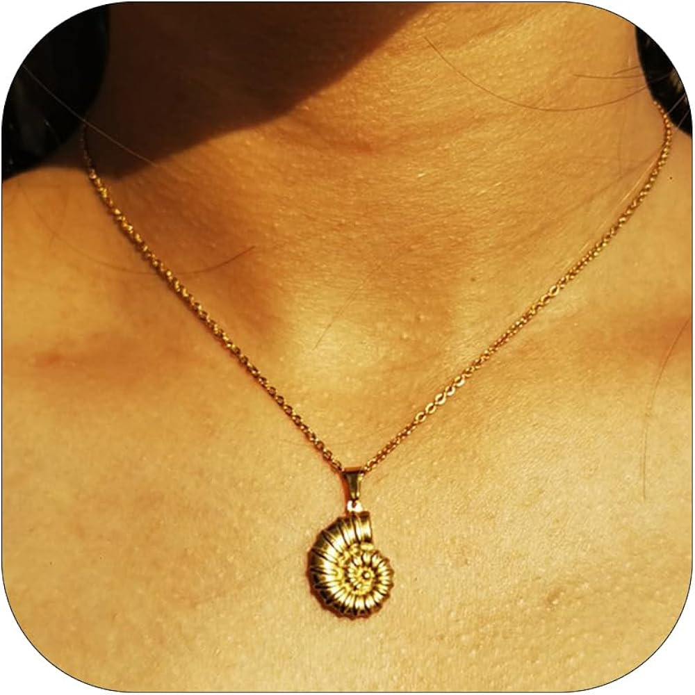 YANCHUN Conch Shell Necklace for Women Gold Shell Necklace Dainty Seashell Necklace Trendy Shell ... | Amazon (US)