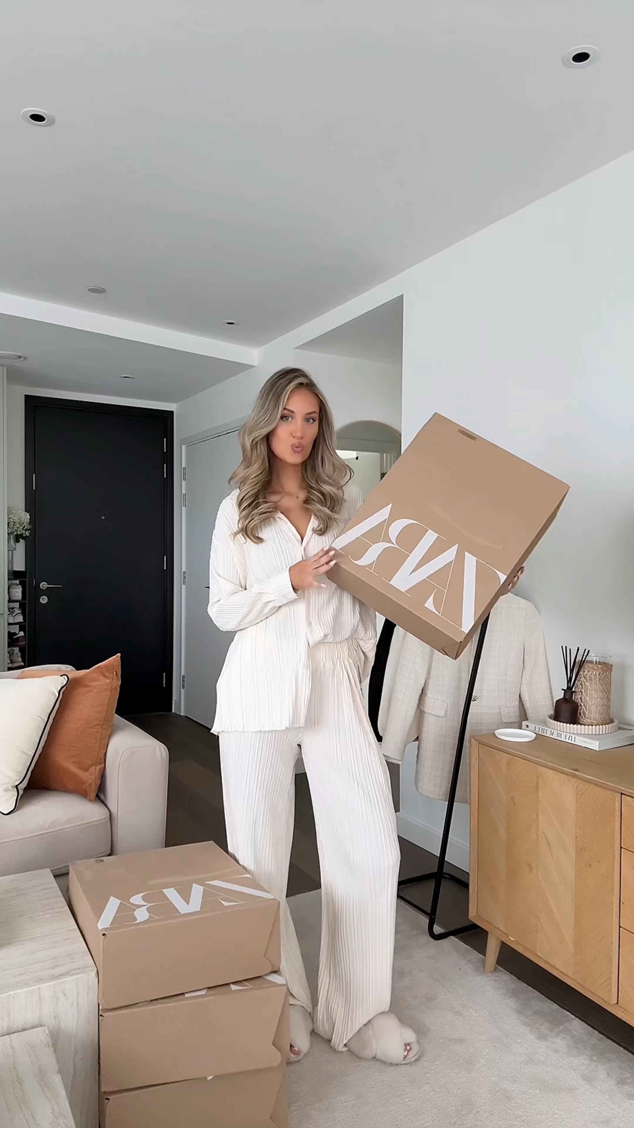 Zara new in reel 

#LTKuk #LTKFashionMonth #LTKeurope