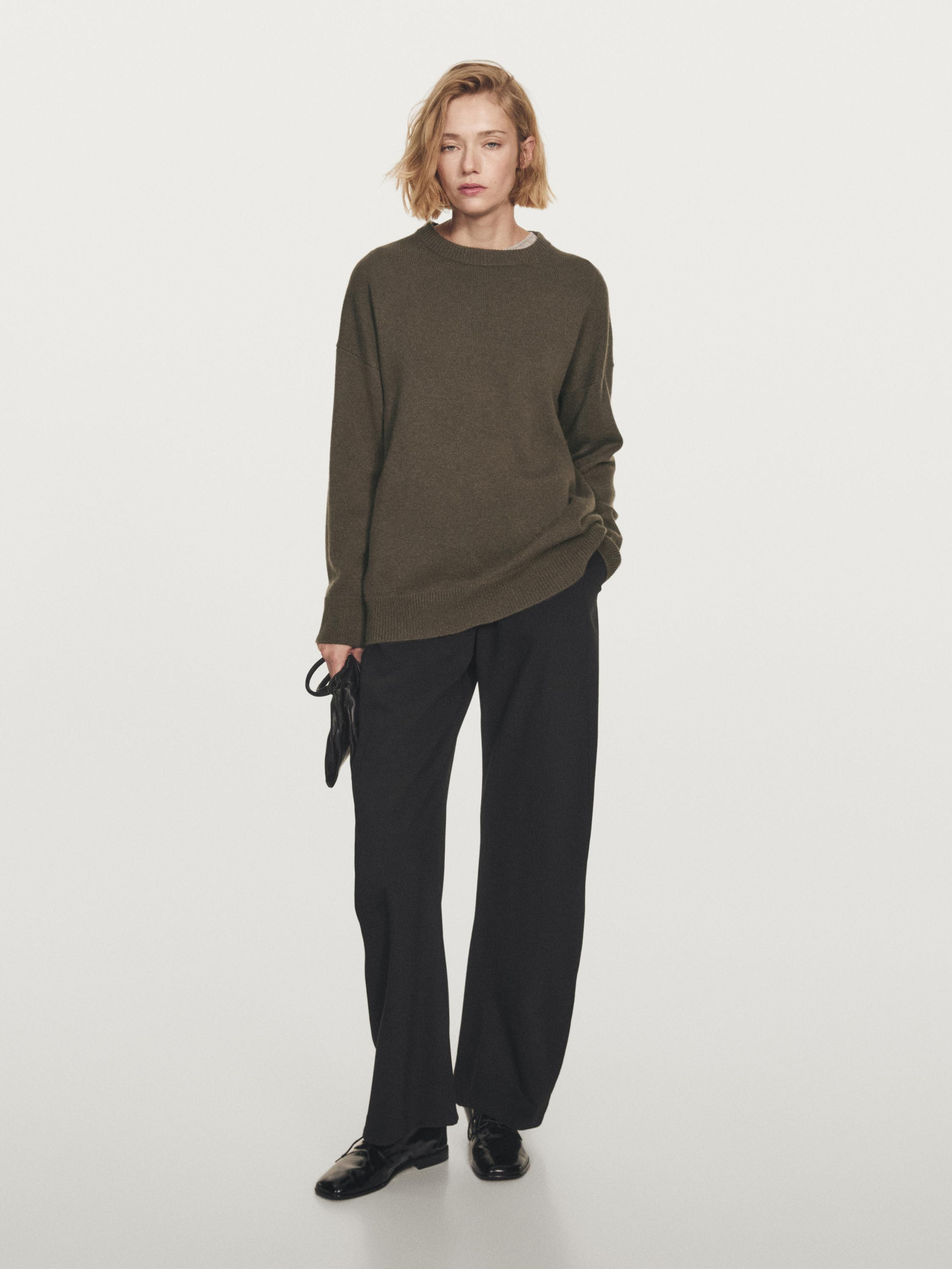 Knit sweater made of 100% Cashmere fabric.. Crew neck. Long sleeves. Ribbed trims . Oversize. | Massimo Dutti UK