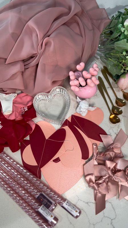 Valentine’s Day decor finds #valentinesday 

#LTKSeasonal