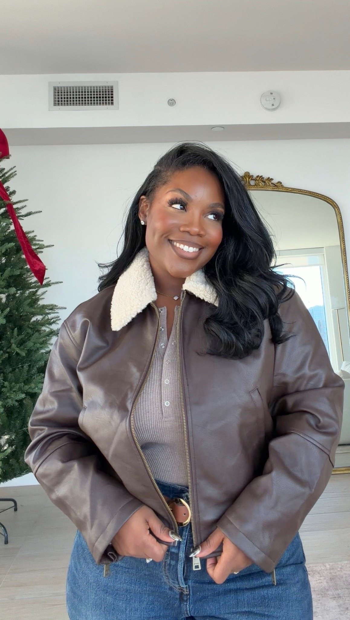 Jacket is on major sale at Levi’s 🤌🏾

Jacket: Size L
Top: Size L
Jeans: Size 16S

Winter coat, winter outfits, women, Sherpa jacket, leather jacket, Levi’s fashion, curvy girls outfits, Emmy Petit 