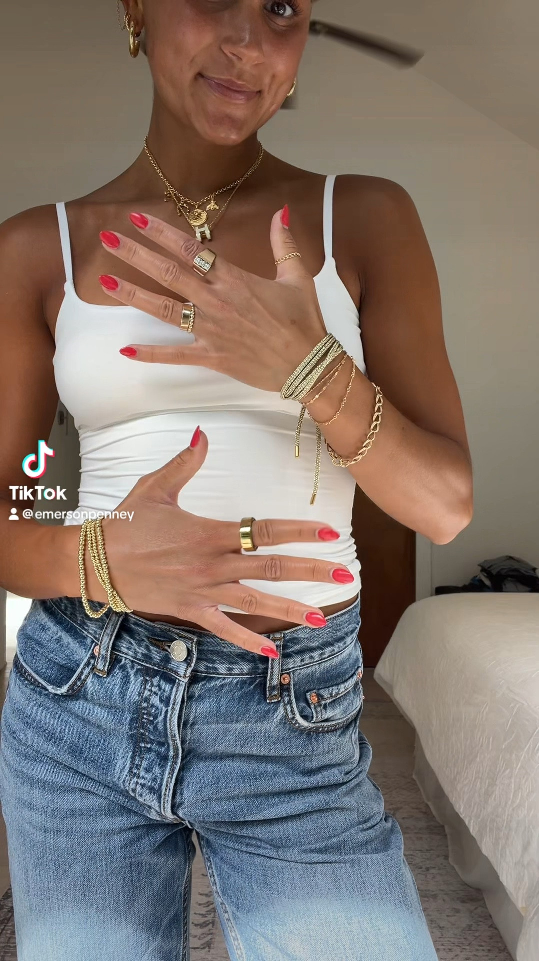 Wearing size xs in tanks and 25 in jeans!
