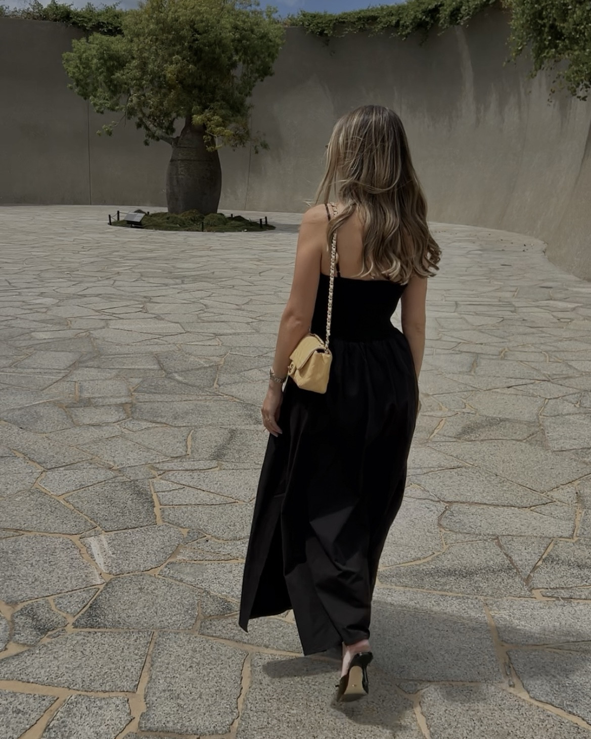 Everyone needs a chic black maxi dress and this one is perfection 

#LTKstyletip #LTKaustralia #LTKsummer
