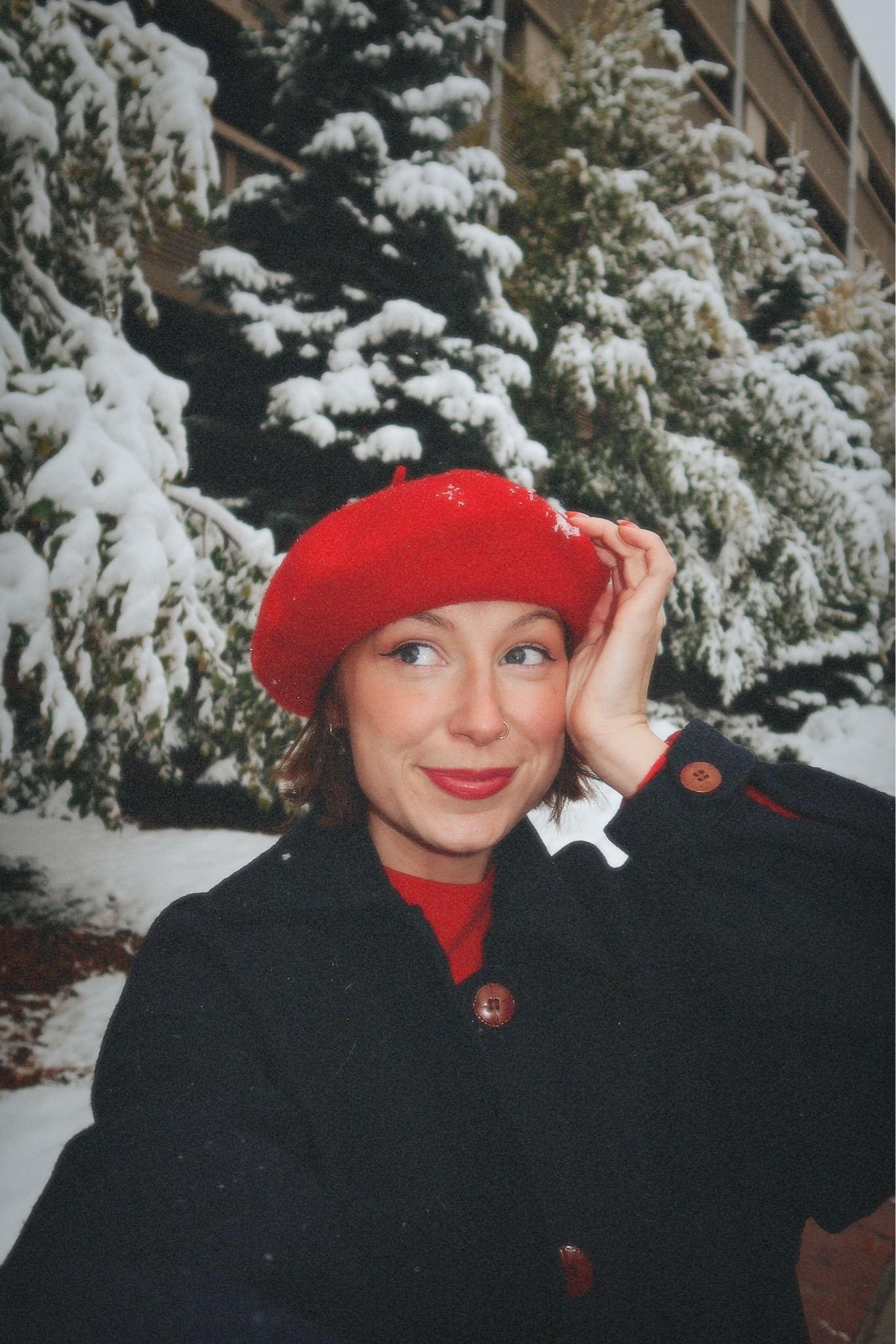 me 🤝 any and all things RED ♥️💋🥰🌹

Red Fashion, Winter Outfit