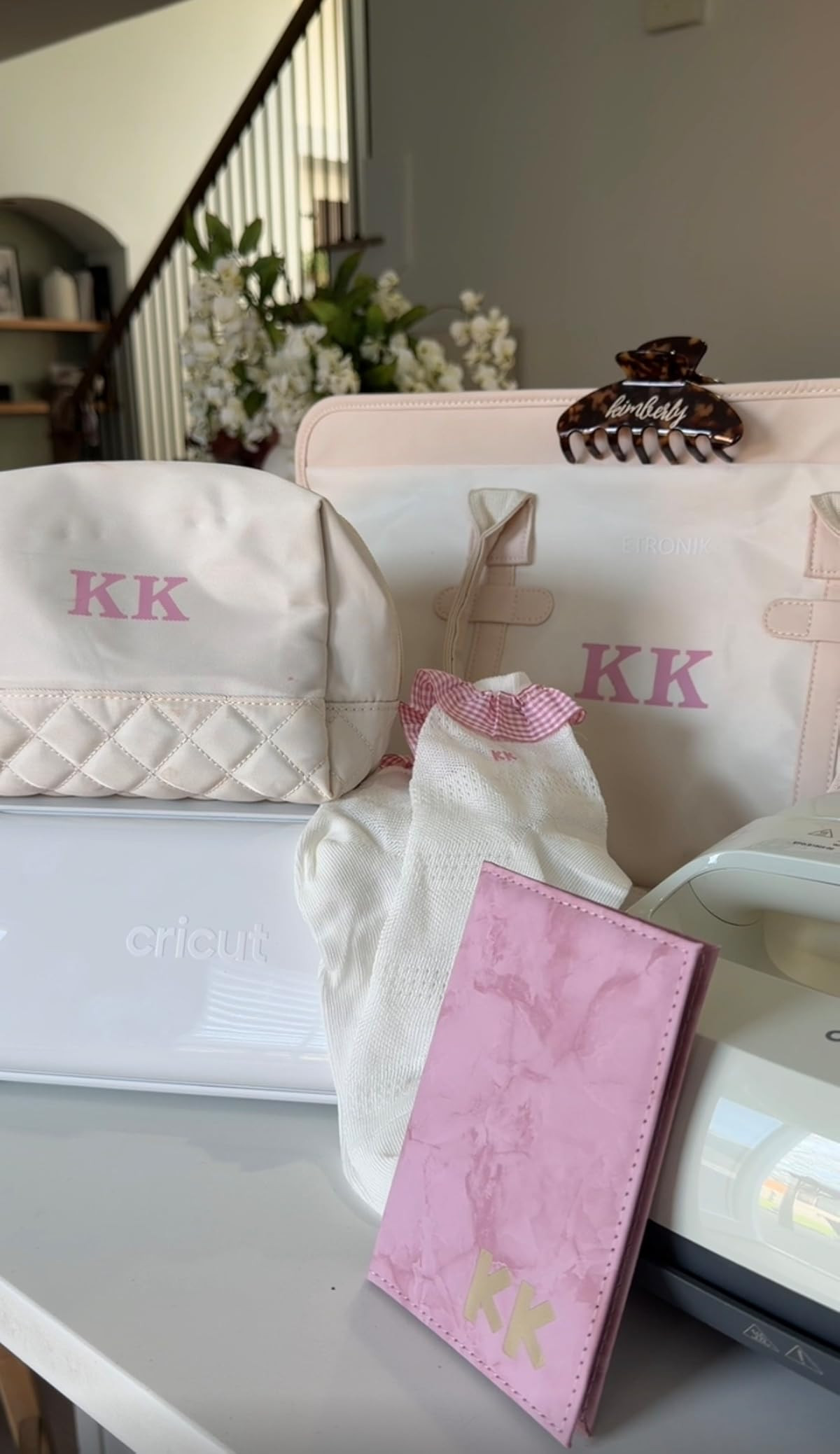 Cricut Value Iron On, Gold (12in x 5ft roll) - HTV Heat Transfer Vinyl | Amazon (US)