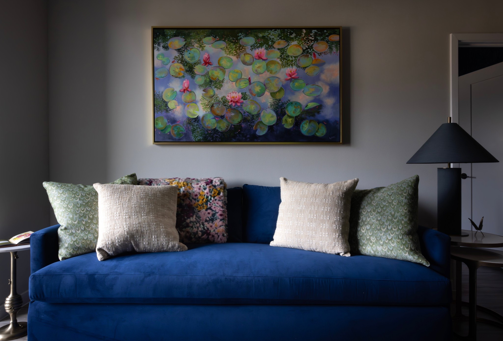 The Midnight Botanica Living Room — deep blue velvet, botanical layers, and moody charm.🌙
#interiordesign #livingroominspo #velvetsofa #moodydecor #shopLTK #LTKhome #adelladesign

#LTKHome