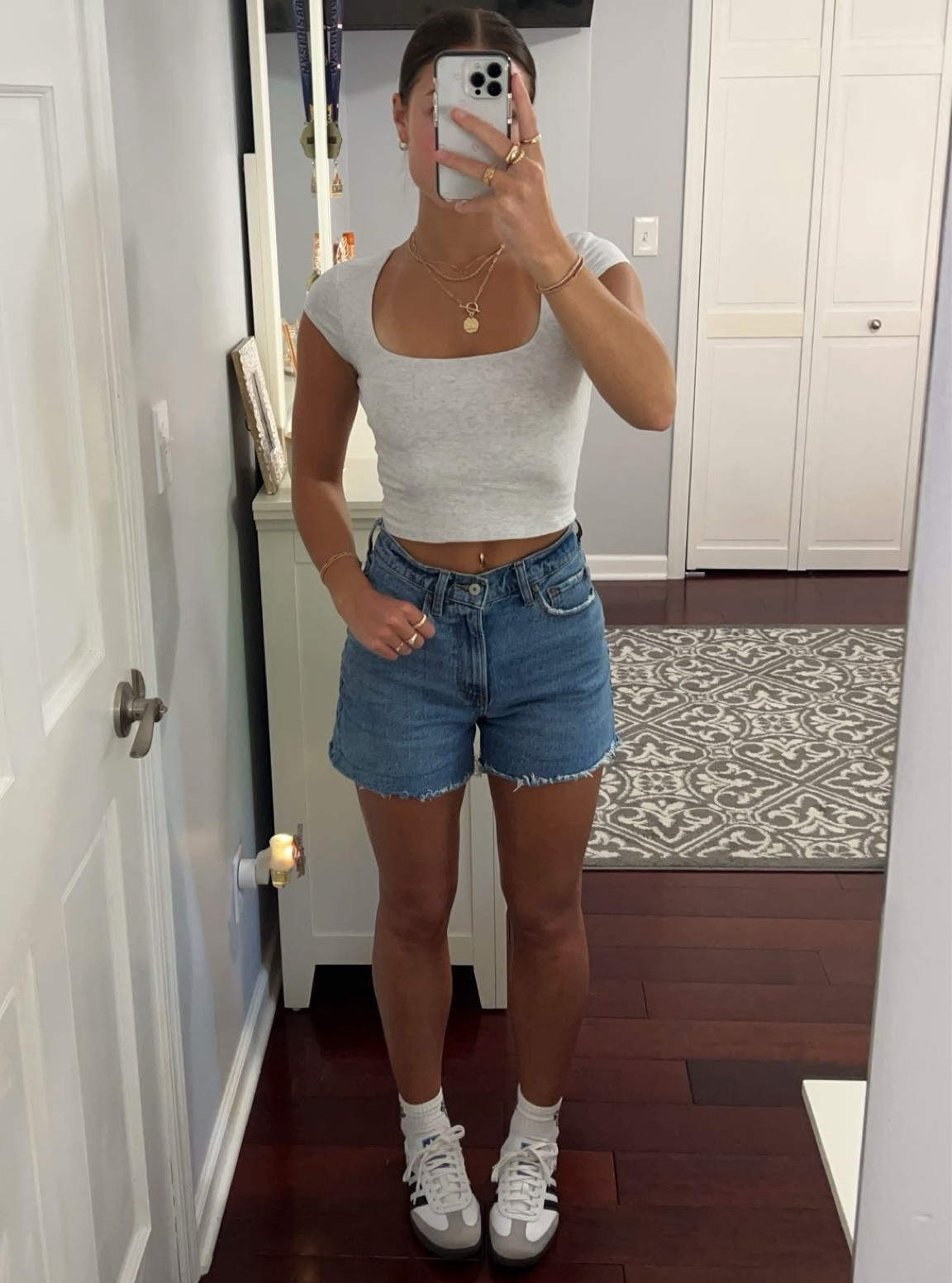 casual ootd for summer!! 🫶🏼
I’m wearing a size Small on top and 26 in bottoms!

#LTKSaleAlert #LTKSeasonal #LTKStyleTip
