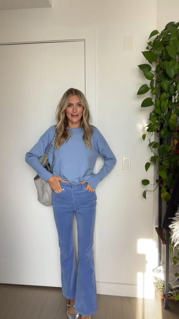 Winter monochromatic looks! Easy, comfy and cute! #ootd #outfitinspo 

Use code JULIA15 for discount on lily&bean grey canvas bag and JULIAM20 for discount on j.McLaughlin items! 

#LTKSeasonal #LTKWorkwear #LTKStyleTip