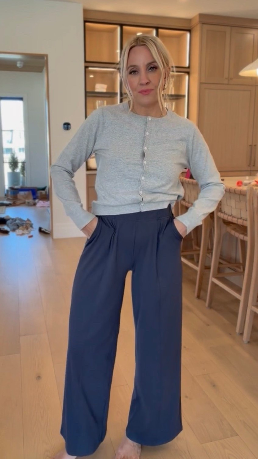 This wide leg fit of these comfy trouser pants is next level!

#LTKootd #LTKSeasonal