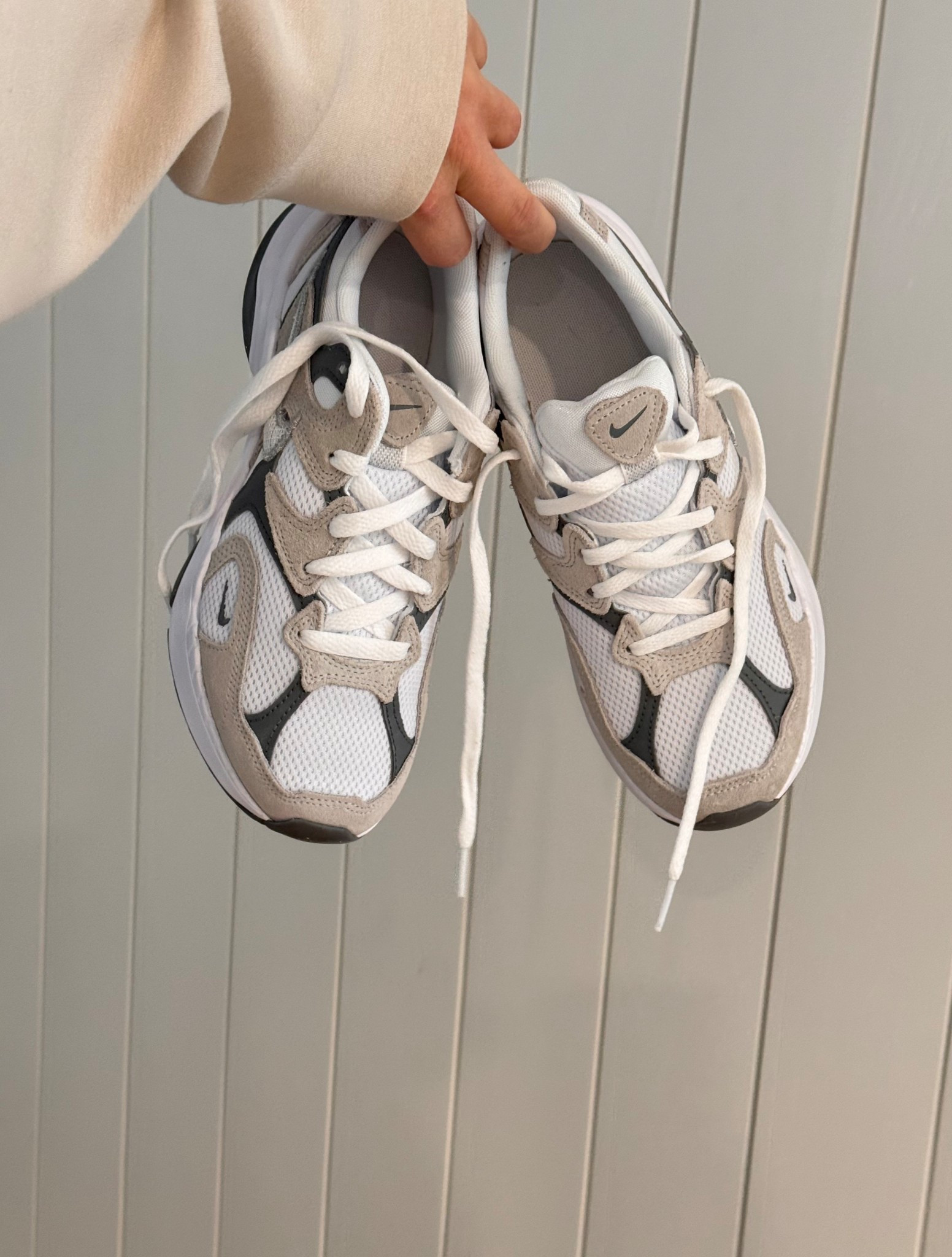 I am obsessed with these Nikes. My second time ordering. 💖 #momuniform

#LTKdayinmylife #LTKootd