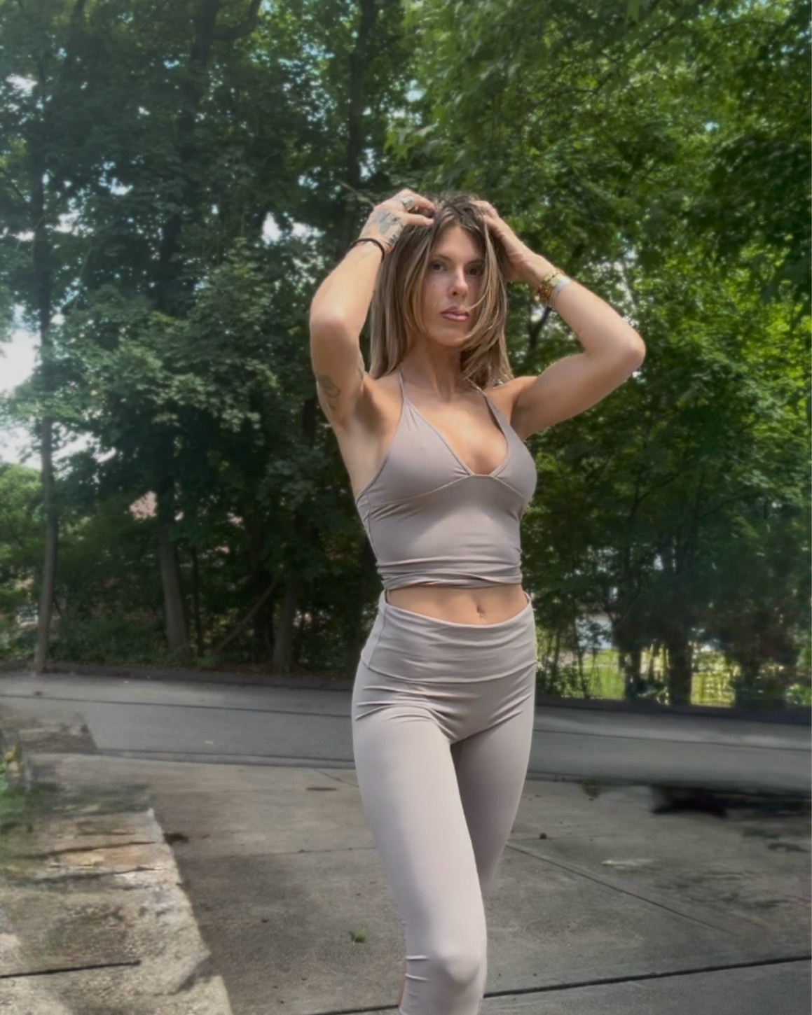Obsessed w this set- so flattering and I get so much wear out of it

#LTKootd #LTKmomlife #LTKfitnessgoals