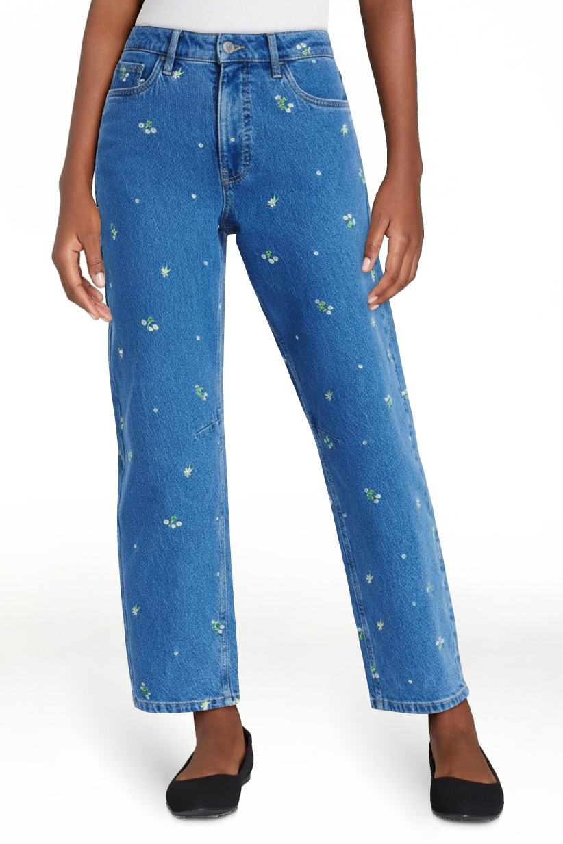 Free Assembly Women's and Women's Plus Embroidered Mid Rise Cropped Barrel Jeans, Sizes 0-26W | Walmart (US)