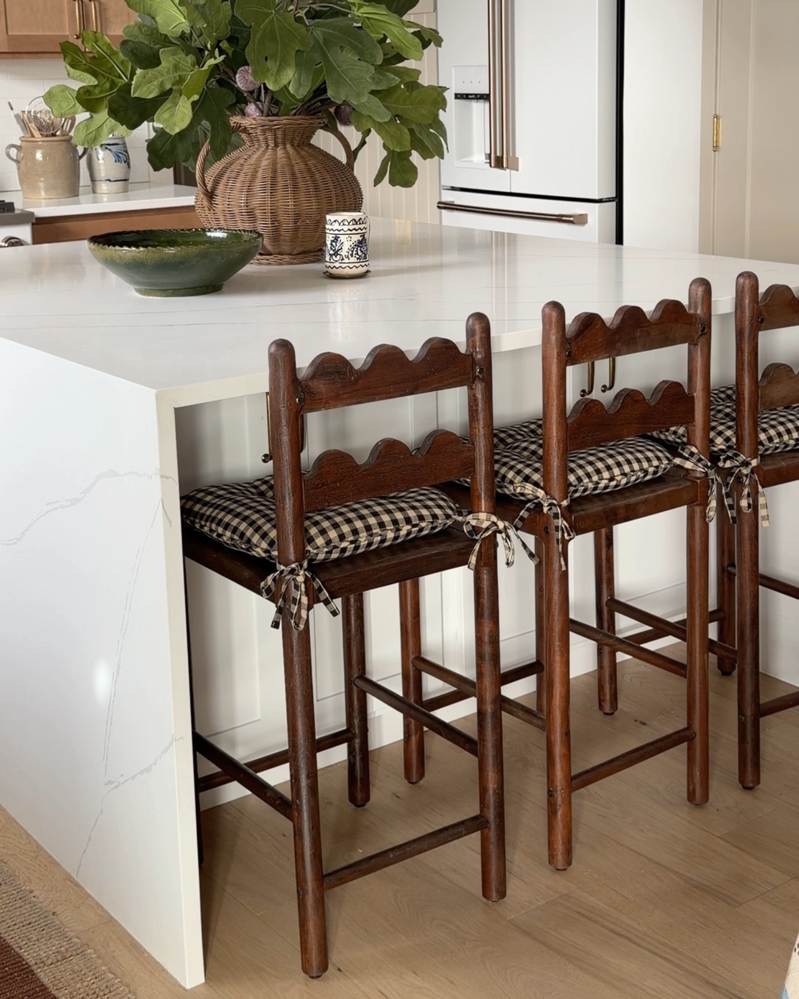 Kitchen island links