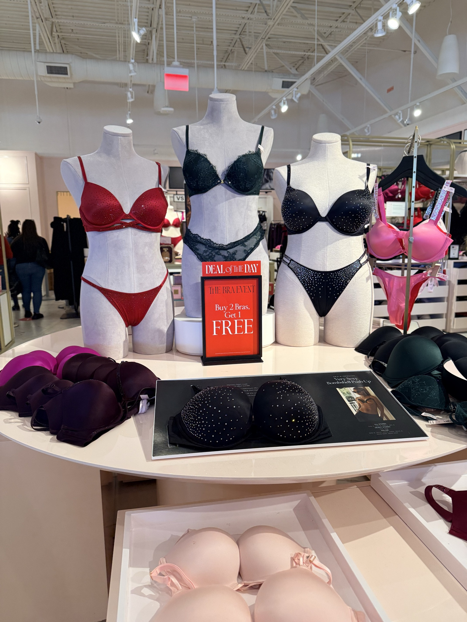 
A good bra makes EVERYTHING fit better — and today’s VS deal is Buy 2 bras, get 1 FREE!!
Comfortable, supportive, cute… all the things.
Shop my favorites on LTK 💕

#ShoppingWithPriiincesss #Atlantamom #Atlantabloggers #Atlantablogger #AtlantaCreator #Atlantacontentcreators #Atlantacontentcreator #vsbras #shoppingdeals #LTKholiday

#LTKSaleAlert #LTKHoliday #LTKGiftGuide