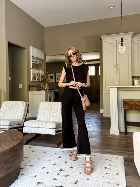 Two piece knit set from Amazon 
All black it girl cool girl aesthetic outfits 
Gucci SoHo disco bag and dolce vita sandals 