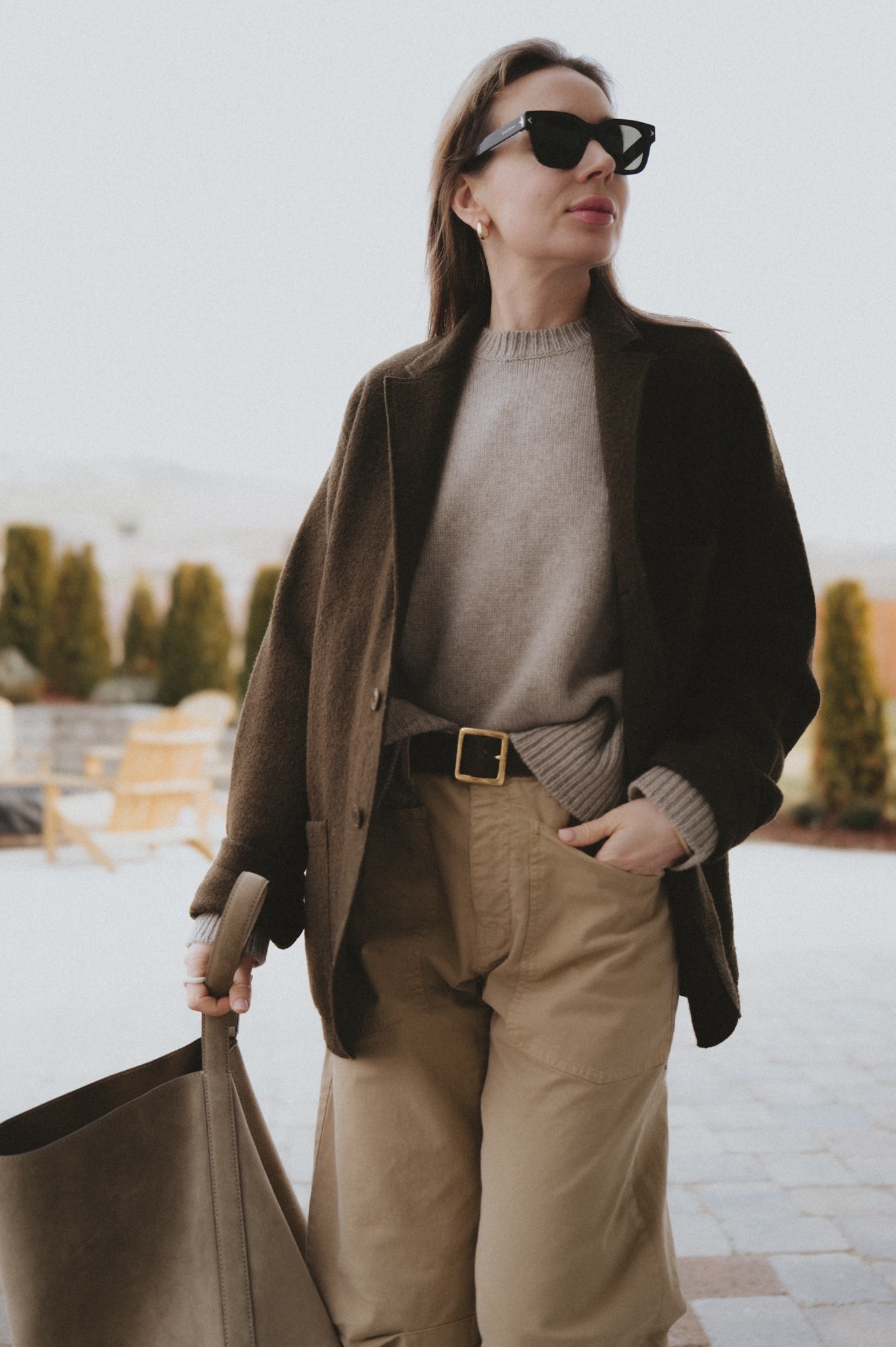 Soft, casual and put together: corduroy pants, suede hobo bag, blazer jacket and a crew neck sweater.
Sweater: @louloudesaison @lagarconne 
Pants: Nili Lotan 
Felted wool chore coat & belt: Buck Mason
Bag: Toteme 
Similar styles + Poshmark finds linked too. 


#LTKmomlife #LTKootd #LTKSeasonal