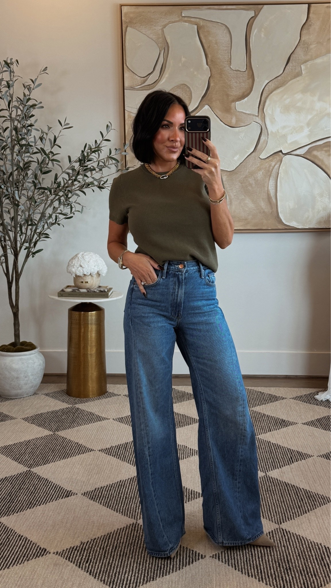 This olive top 🤌🏽

In size small 
24 in jeans