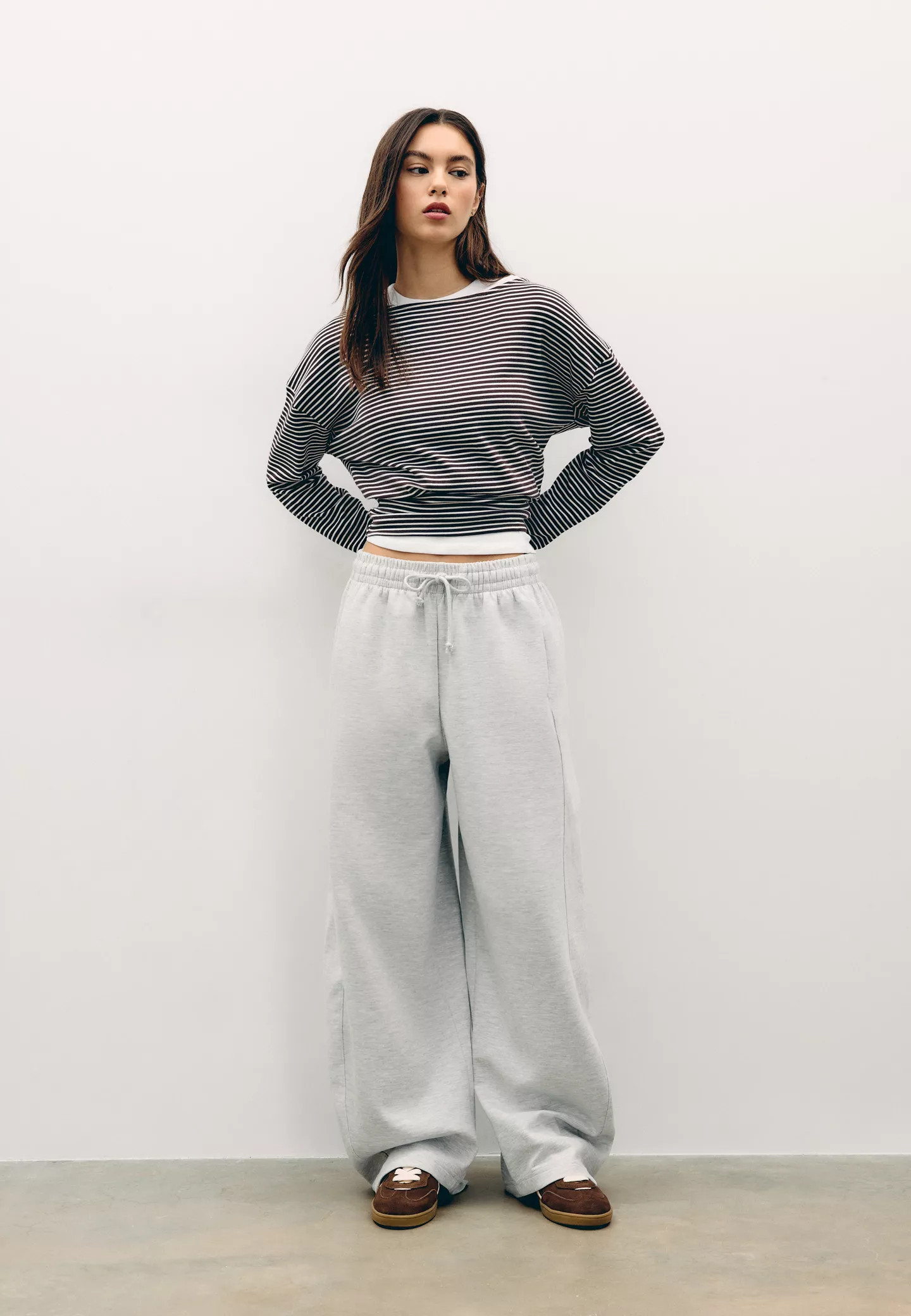 Super barrel jogger trousers - Women's fashion | Stradivarius United Kingdom | Stradivarius (UK)