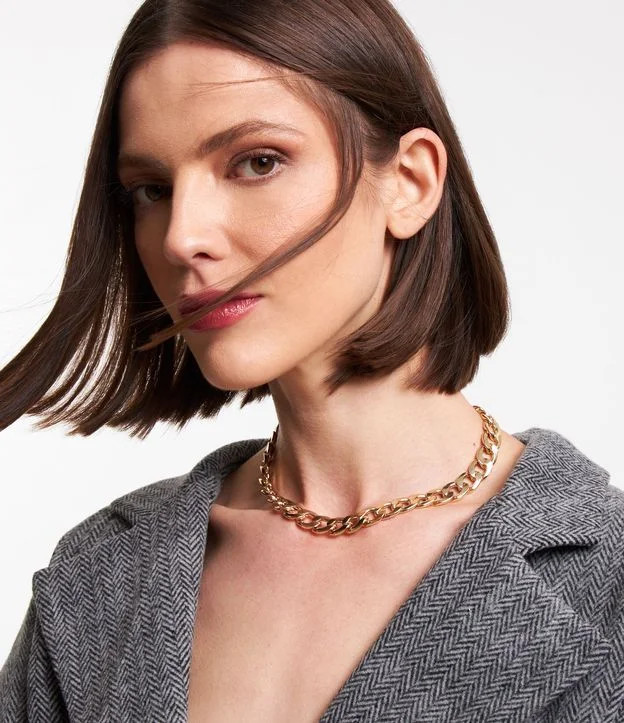 Colar Corrente Curto em Metal com Elos Grumet Dourado | Renner (BR)