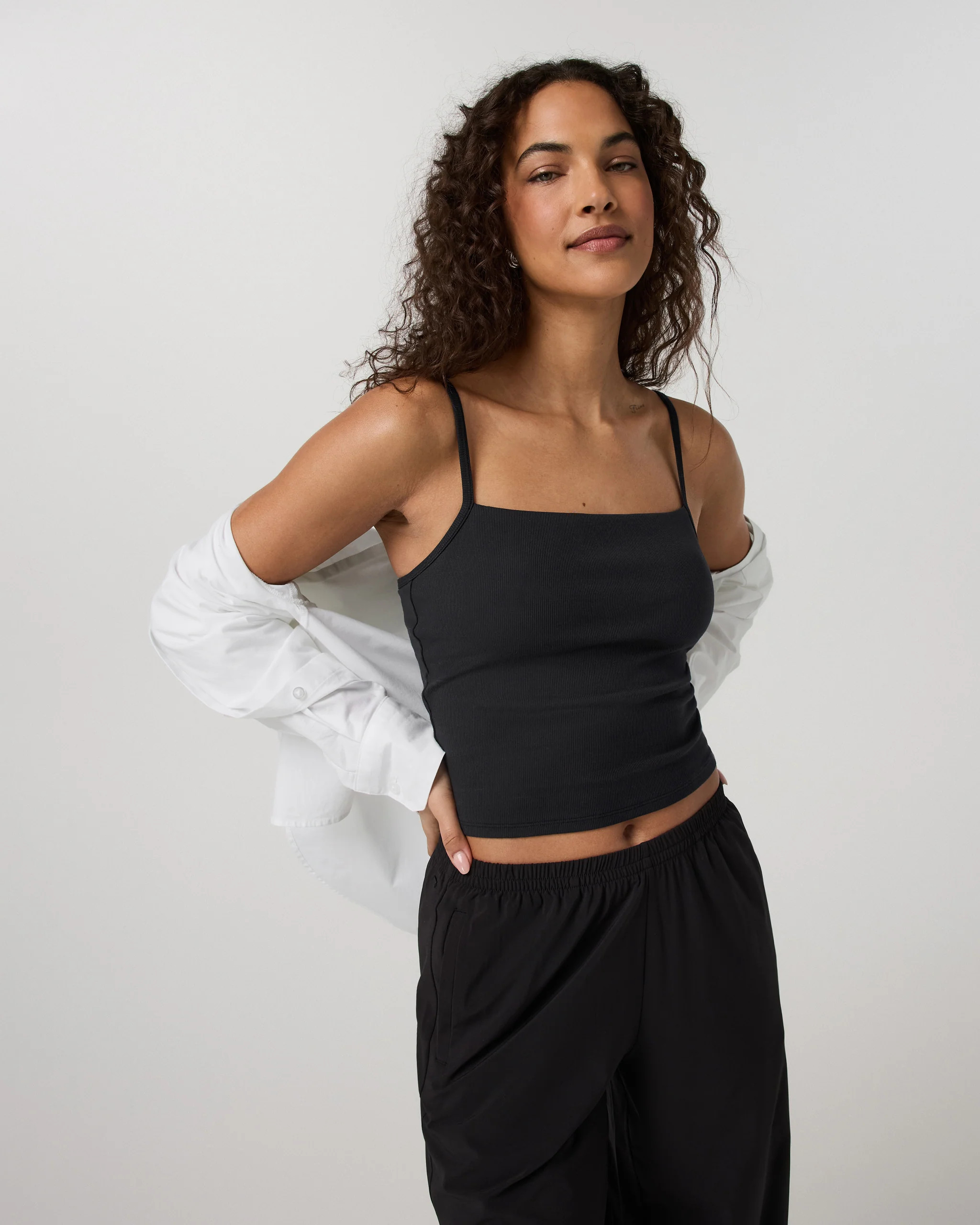 Pose Support Cami – Women's Black Tank Top with Shelf Bra – Vuori | Vuori Clothing (US & Canada)