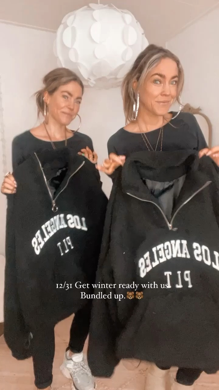 Day 12/31 get winter ready with us. Todays outfit fluffy oversized sweaters and twinning all the way. 🫶🏼🫶🏼👯‍♀️ #LTKgift #grwm #getreadywithus ✨✨
.
Love to help to find your perfect winter outfit. X bySiss twins 
.
#newyear2023 #prettylittlething #newyearoutfit #teddy #winterdays #fleecejacket #pltstyle #christmasoutfit #christmasseason #styleideas 