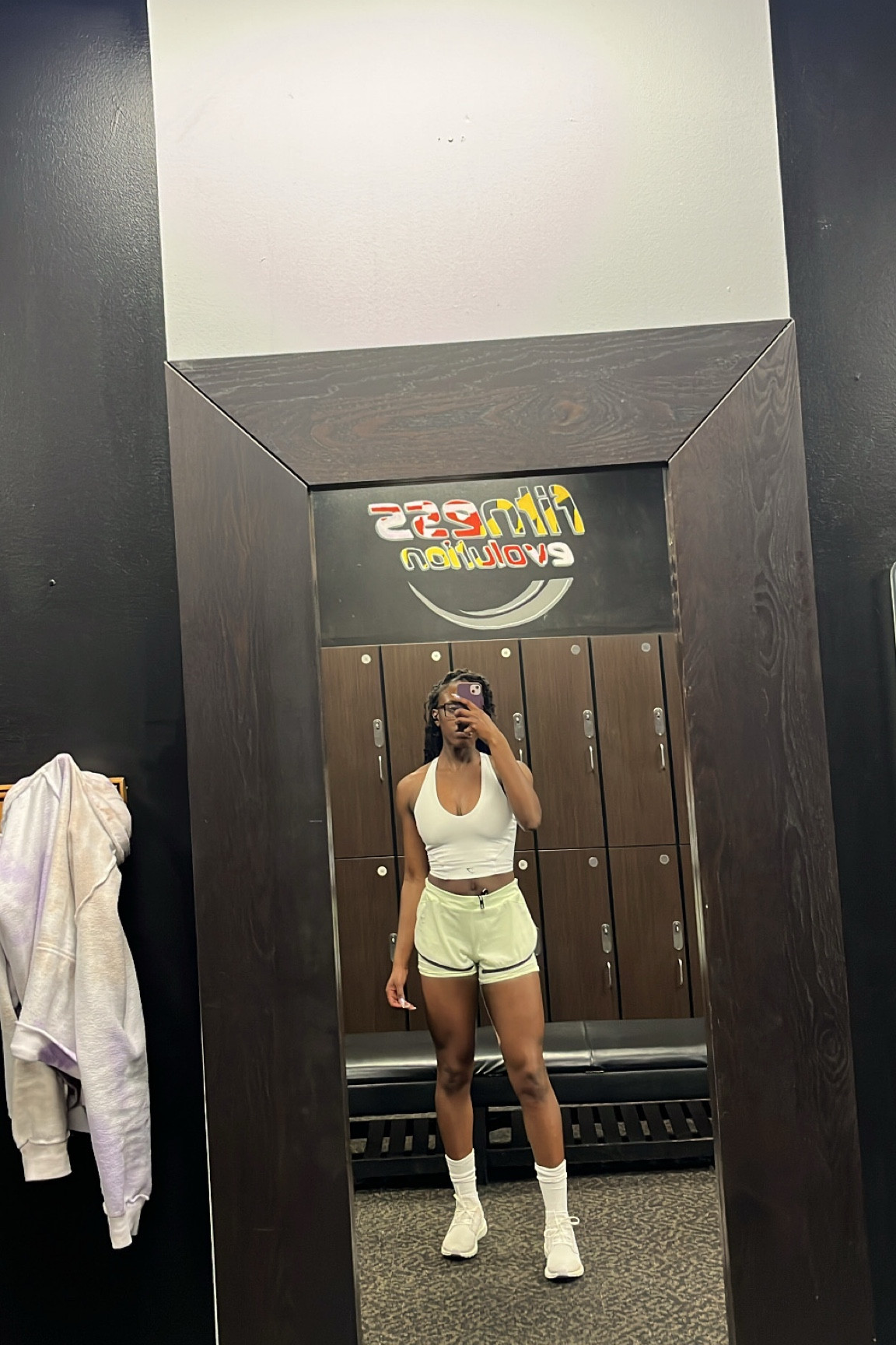 Gymshark small top and medium bottom 

#LTKActive #LTKFindsUnder100 #LTKFitness