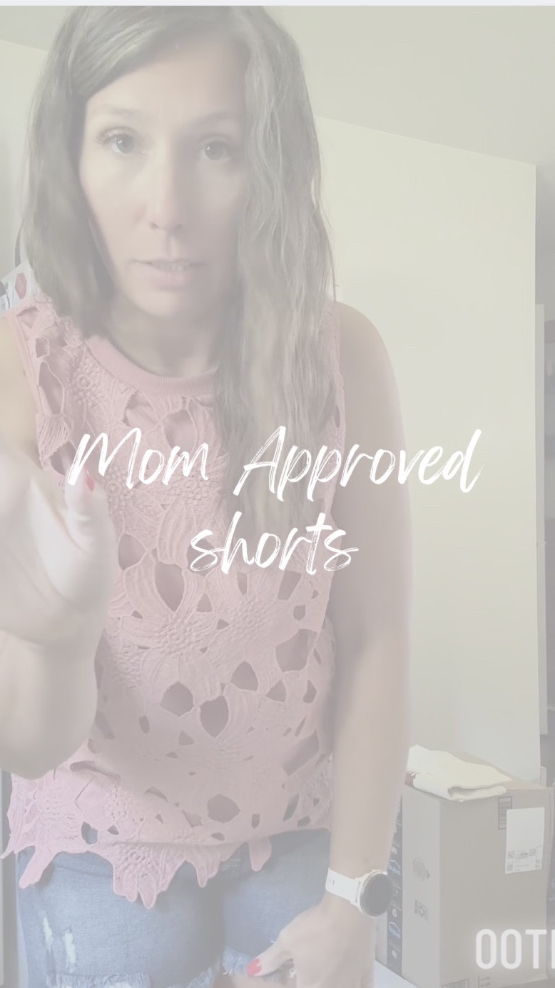 Ok, these shorts are cute AND Mom approved! Also…I have found so many cute tops at the Buckle recently. I’m wearing a Medium in both and the sandals are true to size #Buckle #MomShorts

#LTKootd #LTKgrwm #LTKmomlife