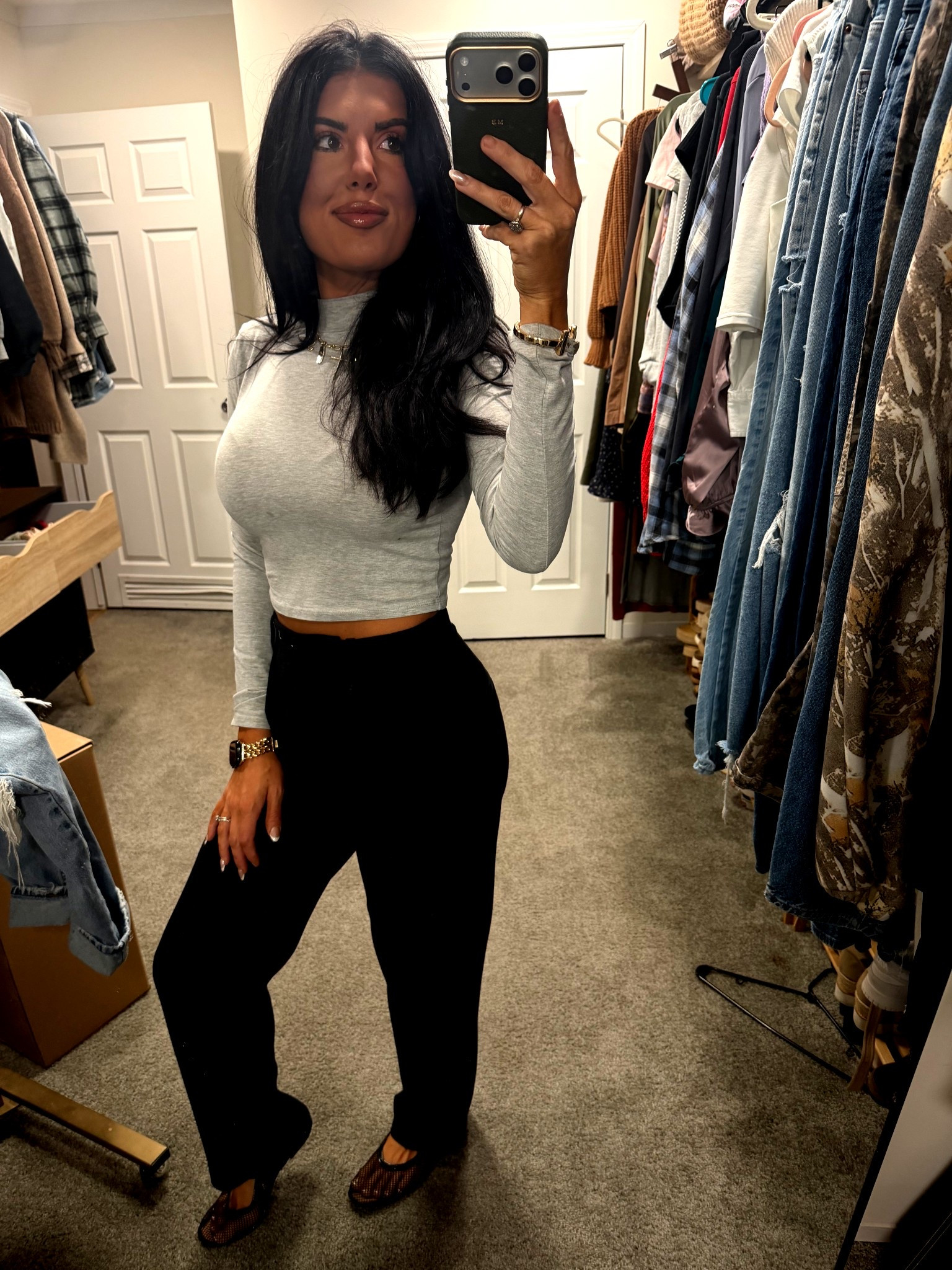 It’s a dress pants kinda day 🖤🤍

#Abercrombie #ootfitlinks #hairstylist #ootd #winterfashion

#LTKootd #LTKdayinmylife #LTKgrwm