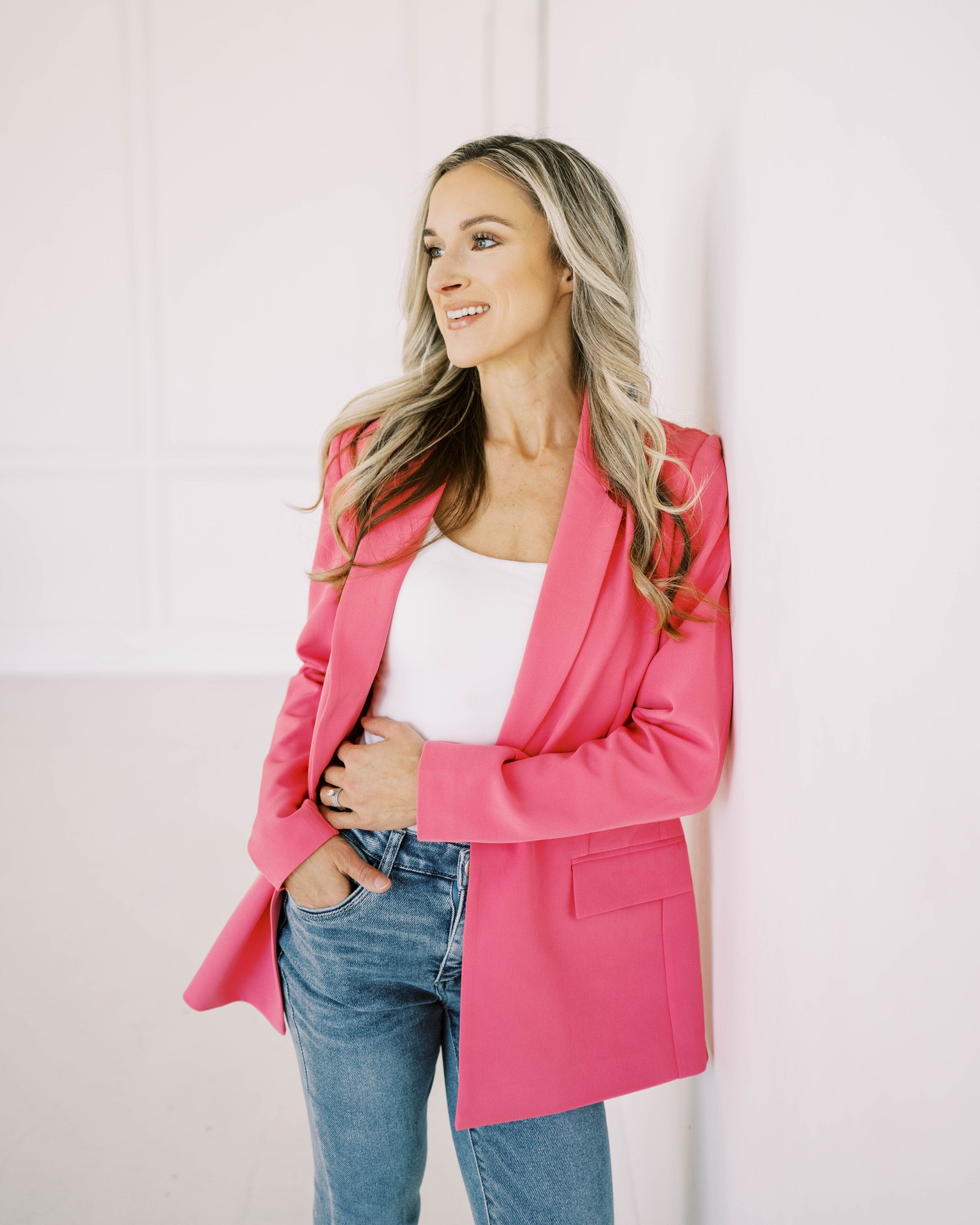🎉 Poppin’ in pink! This oversized blazer from Amazon is my new fave – bold, comfy, and under $50! 😍 Tons of colors to slay any vibe! 💖 #OversizedBlazer #AmazonFashion #VersatileStyle #FitMomLook #LTKCreator

#LTKootd #LTKFindsUnder50 #LTKStyleTip