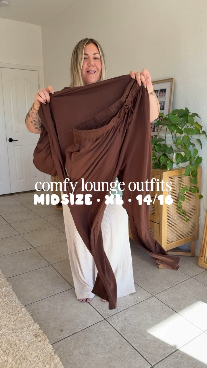 3 cool mom looks wearing the cutest comfy lounge set 🧸🤎 
📏 I’m 5’4” / 33 pant / size 14•16 / XL
📏 lounge set size xl 29’ inseam “coffee"
📏 jackets size xl

#LTKSeasonal #LTKMidsize #LTKStyleTip