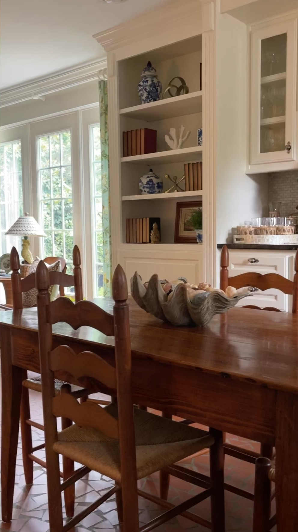 Family Room Details. 🐚

#LTKVideo #LTKHome #LTKStyleTip