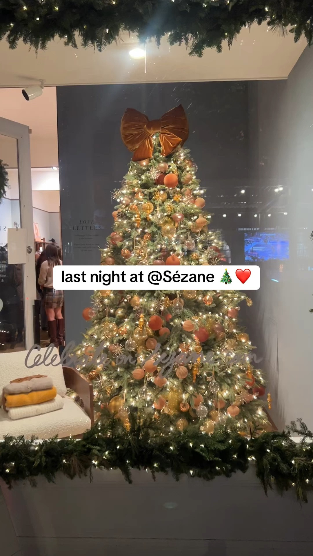 Sezane has the BEST holiday pieces. I'm always in love with their knitwear, especially their Paul beanie and scarves. So beautiful for the winter season!!

PS I wear a size Large or XL at Sezane as a size 14 gal. They DO fit curvy women!! 

#sezane #sezanelovers #holiday #christmas #winterfashion #winterstyle #christmasgifitng #giftideas #size14 #sanfrancisco #curvy #midsize

#LTKHoliday #LTKSeasonal #LTKGiftGuide