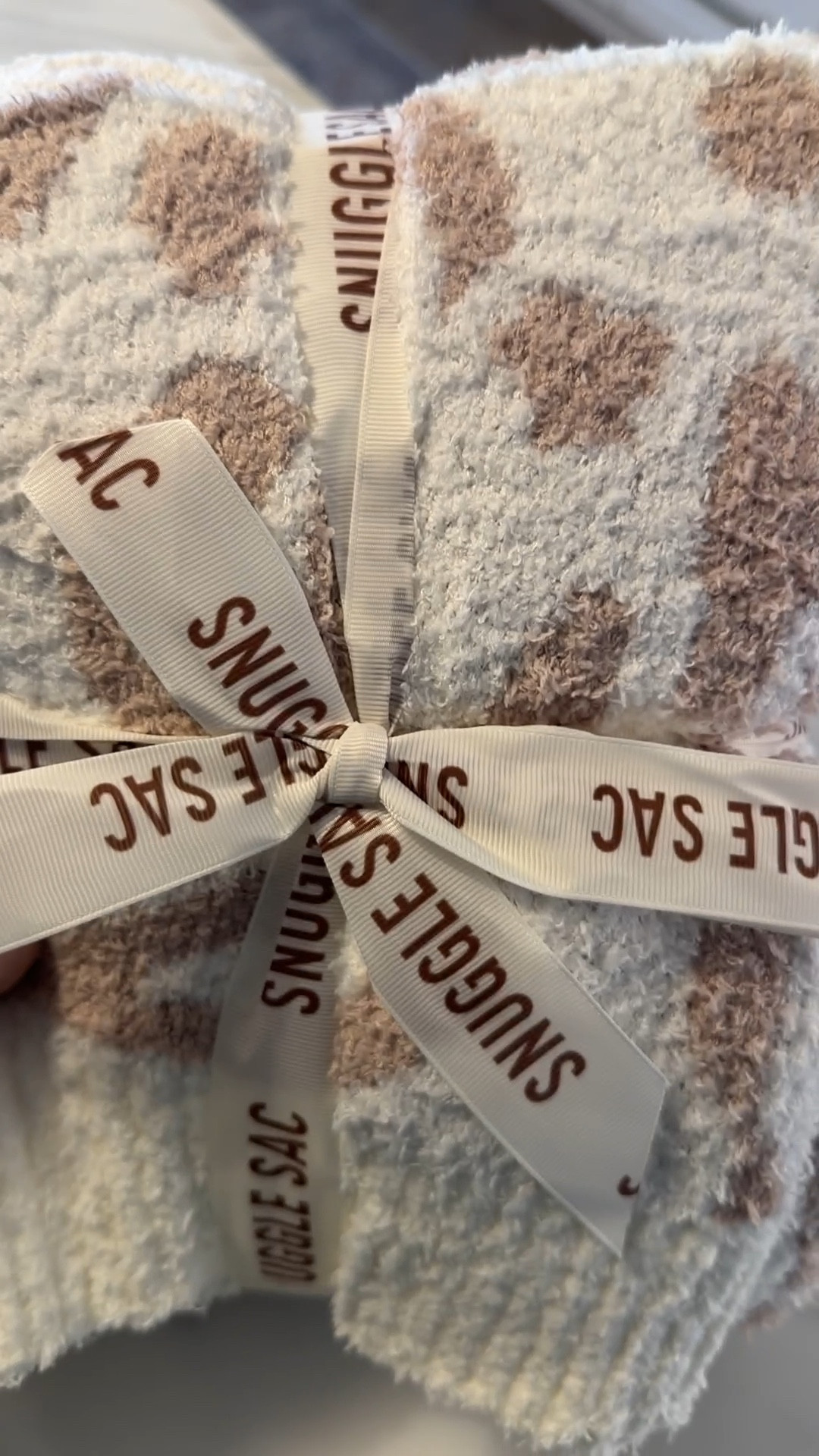 This throw blanket from Amazon is so perfect for gifting. Total barefoot dreams look for less 

#LTKFindsUnder50 #LTKGiftGuide #LTKHome