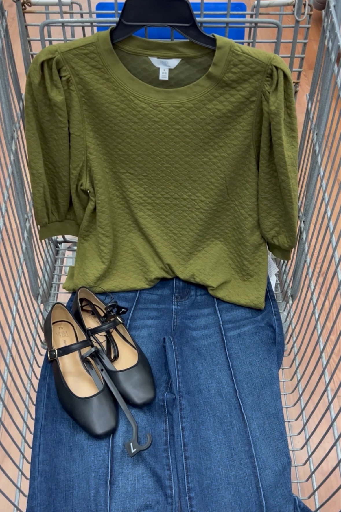 Walmart quilted puff sleeve top tts small
Wide leg jeans tts 6 (if between size down)
Comfy Mary Jane flats tts
#walmartfashion #walmartfinds 

#LTKFindsUnder50 #LTKWorkwear #LTKOver40