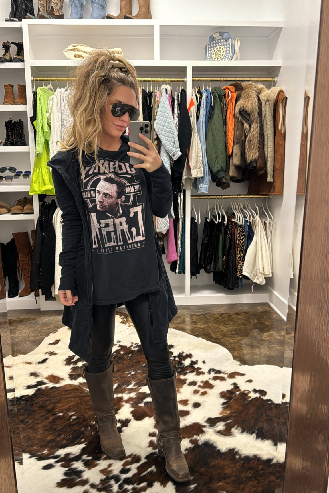 Today’s Airport look ✌🏼 side note: best big oversized scrunchie ever and well worth the $$$ 

#western #falllooks concert

#LTKU #LTKstyletip #LTKSeasonal