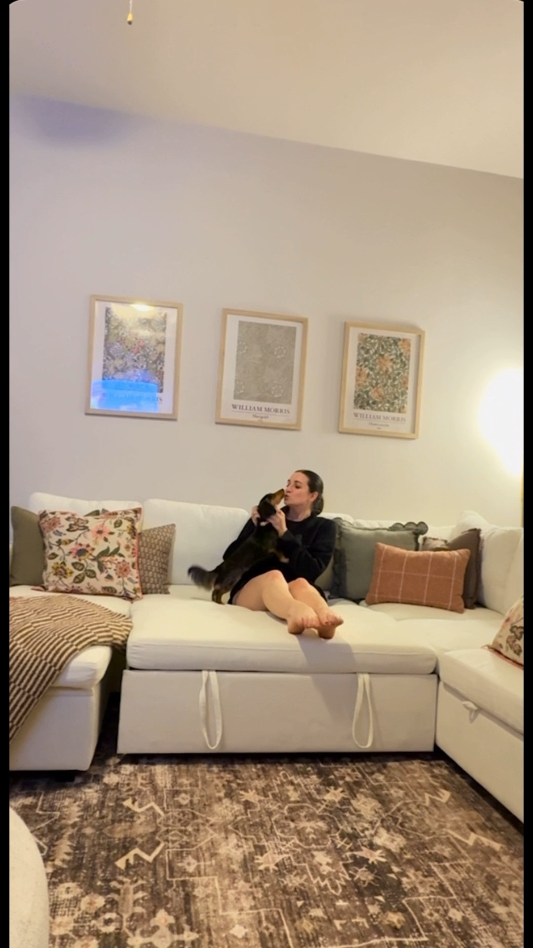 “The perfect couch doesn’t exi—” …until you find one that’s cute, comfy, and turns into a bed 🤭
This sofa from Amazon was under $800 and might be my favorite home find lately. Perfect for movie nights, hosting friends, or cuddling with Poppy 🐶
Also obsessed with how my spring pillows brighten up the whole space 🌸



#LTKSaleAlert #LTKHome