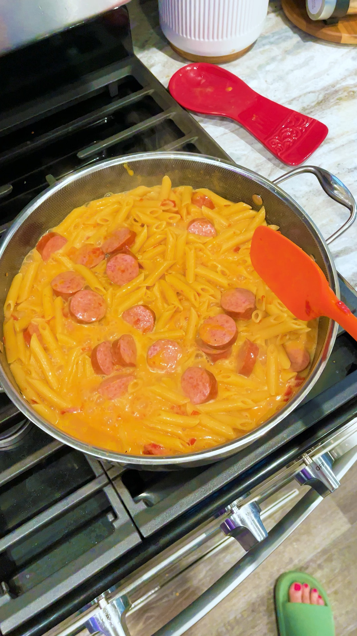 One of my most used pots! It’s great for one pot meals, easy to clean and metal
Utensils don’t scratch it!


** Don’t forget to ❤️ any items you like so you get notified when there’s a price drop! 

📱➡️ simplylauradee.com

kitchen finds | kitchen gadgets | kitchen must haves | organization | kitchen organization | kitchen essentials | kitchen aid | ninja | ninja foodi | sourdough | crockpot | bento box | Bentgo box | family dinner

#LTKHome #LTKHoliday #LTKFamily