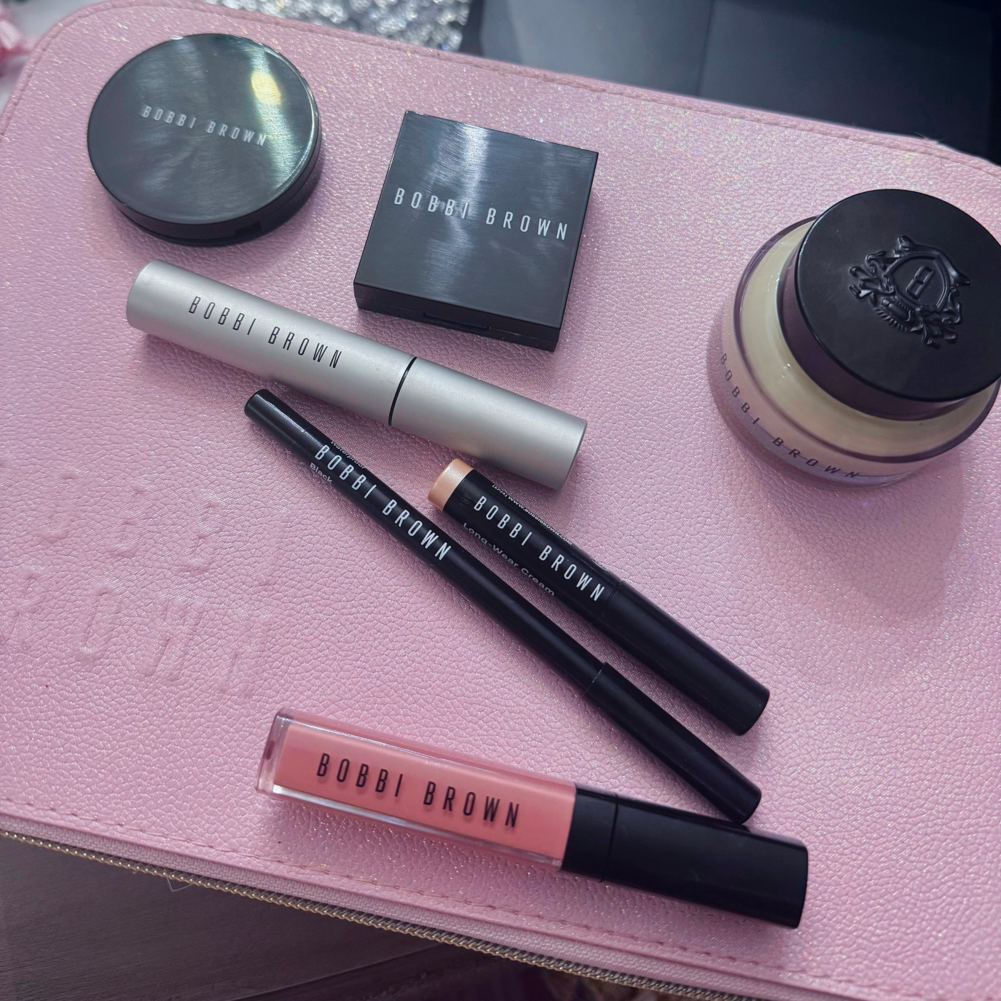 Treated myself to this Bobbi Brown makeup set and it’s quickly become my go-to everyday look. This set and few other great products are now on sale! 

#LTKSaleAlert #LTKBeauty #LTKdayinmylife