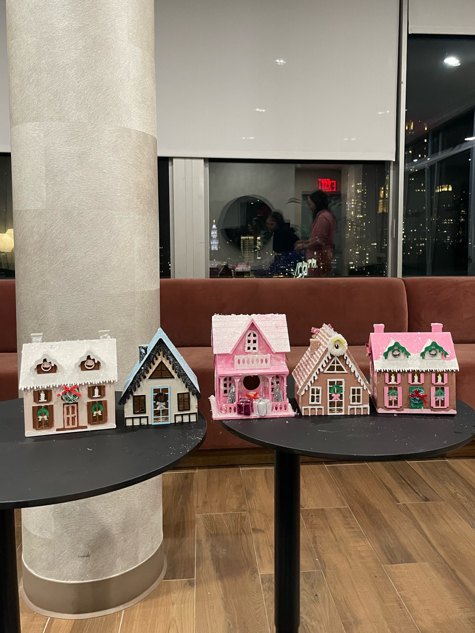 DIY painted gingerbread houses 🎄 cozy girls night 🎀✨

#LTKHoliday #LTKParties #LTKSaleAlert