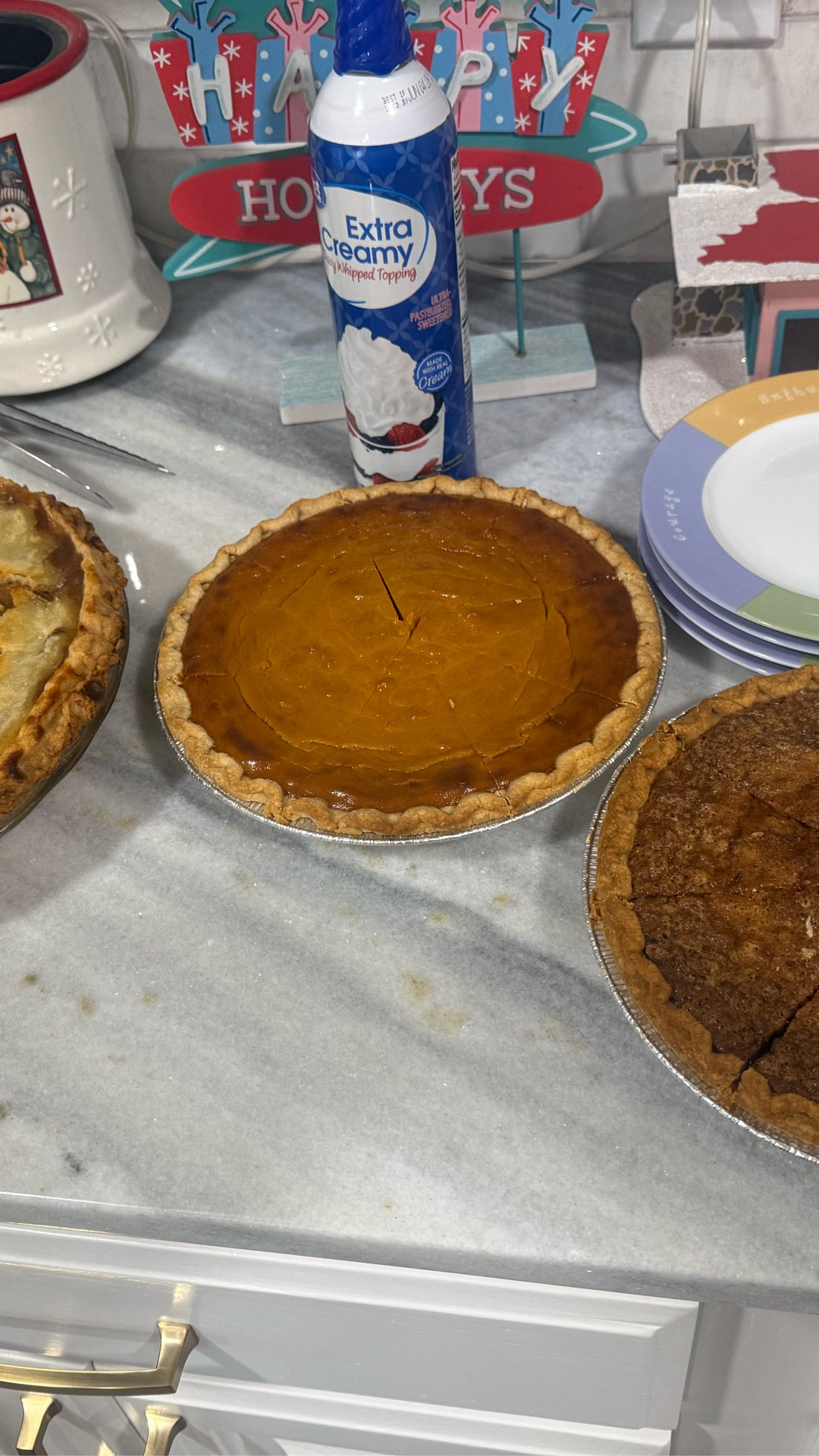 How did y’all do Thanksgiving? Our’s was with family and close friends and LOTS of food! This is truly what the holiday’s mean to me. Taking time to spend a great meal, good times and laughter with the ones I love. 🦃🧡🤎💛🦃 

Casseroles are always a favorite! Sweet potato, hash brown & pineapple - these will always be on the kids list. Turkey, ham, dressing, homemade cranberry sauce, rolls & coleslaw, too! 

Now, onto the desserts: Homemade pecan, pumpkin & apple pie. Vanilla ice cream or whip cream… maybe both? 

What was your day like? Which of the above would pick to pile on your plate? 

We definitely ate enough to wobble, with all of the gobbling we did. Looks like I will need extra workouts and fasting to reset from all the deliciousness. 

If you like any of the decorations or maybe even some of the recipes link to blog or LTK is in bio! 

#redneckrhapsody #rhapsodyville #christmasiscoming🎄 #christmastree #thanksgiving #thanksgiving🦃 #thankful🙏 #thankfulgratefulblessed #soblessed #blessedbeyondmeasure 

#LTKHoliday #LTKSeasonal #LTKfoodie