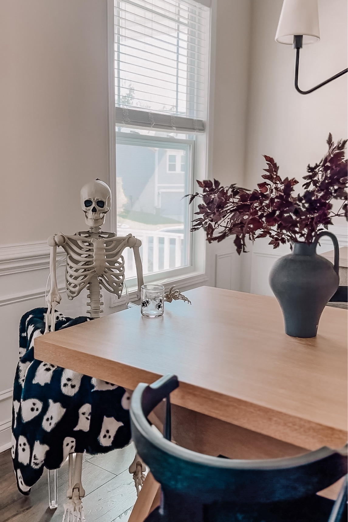 Skully the skeleton is relaxing .




Skeleton, posable skeleton, Halloween, Halloween decor 

#LTKHome #LTKStyleTip #LTKHalloween