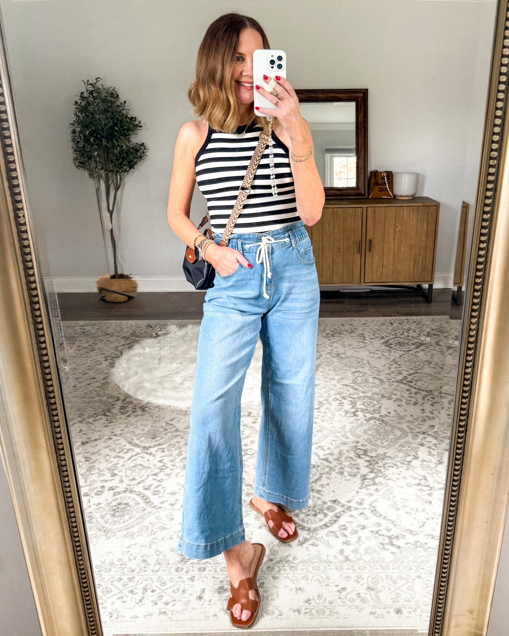 Wide leg crop jeans are an Amazon must buy! I wear a medium




#LTKStyleTip #LTKFindsUnder50 #LTKOver40